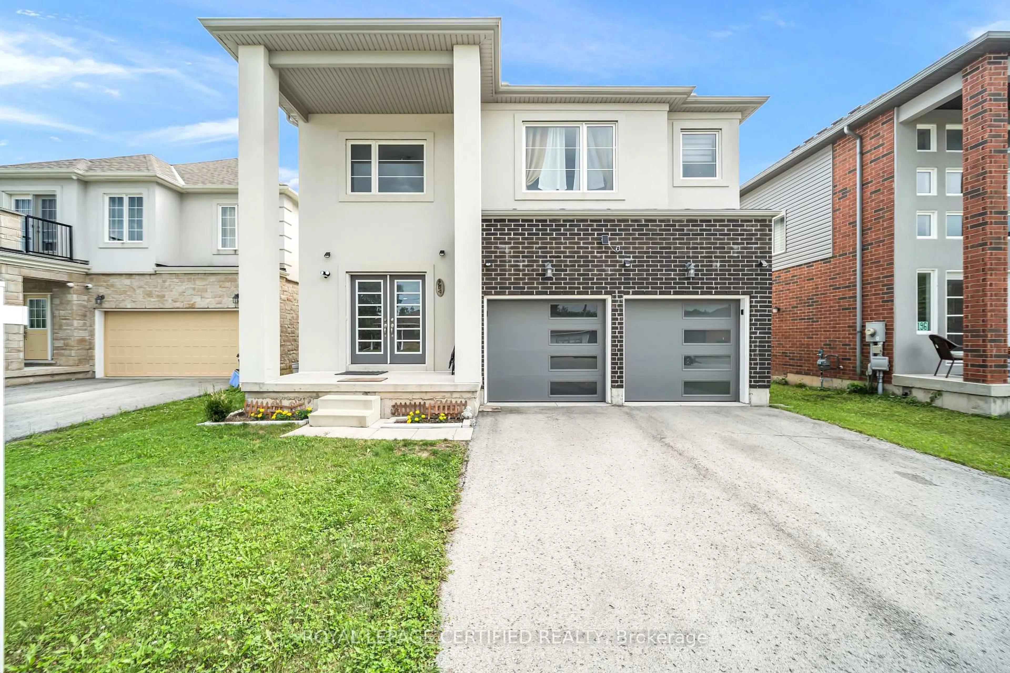 Home with brick exterior material, street for 204 Mccabe Ave, Welland Ontario L3B 0H6
