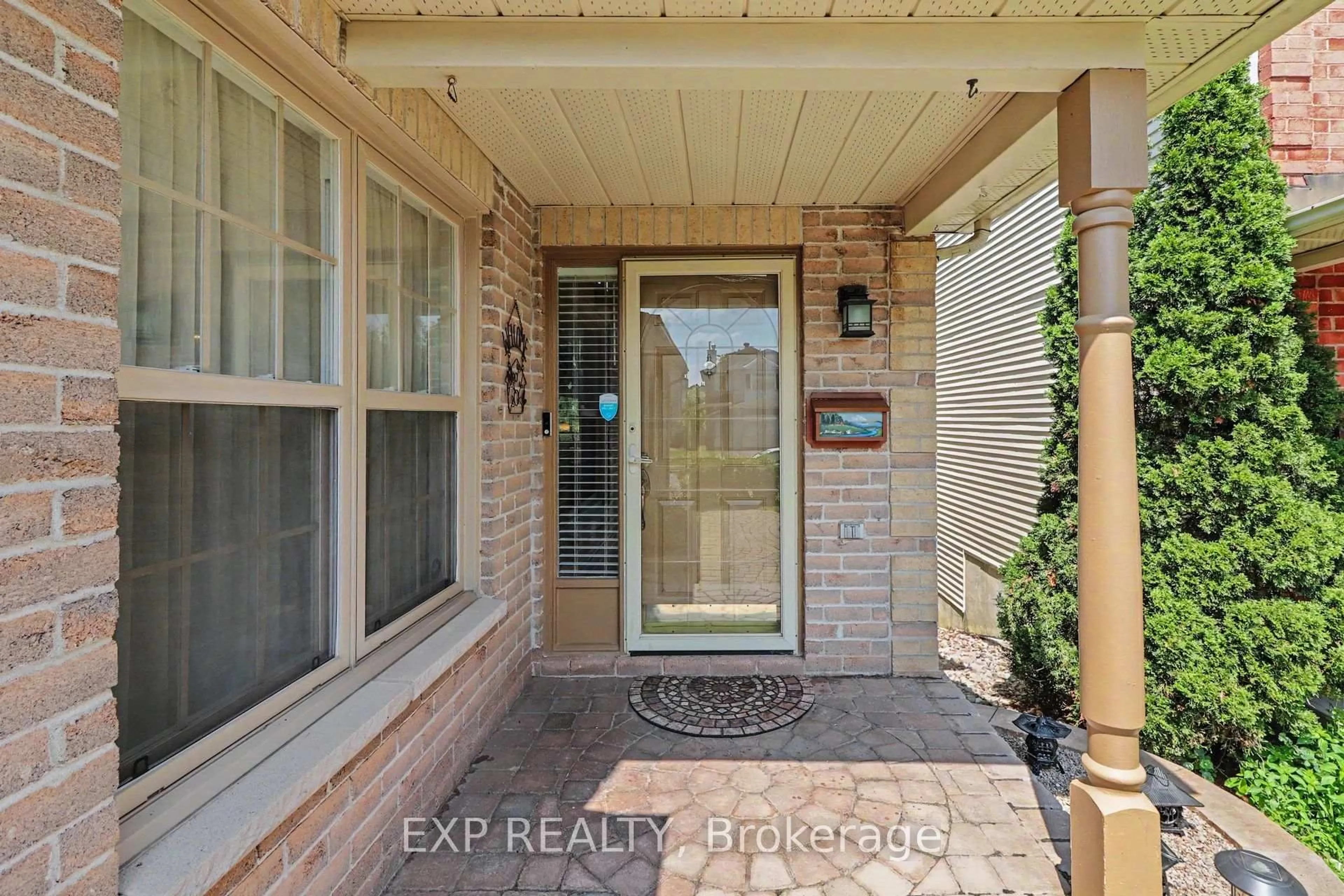 Indoor entryway for 1683 Des Perdrix Cres, Orleans Ontario K1C 5E2