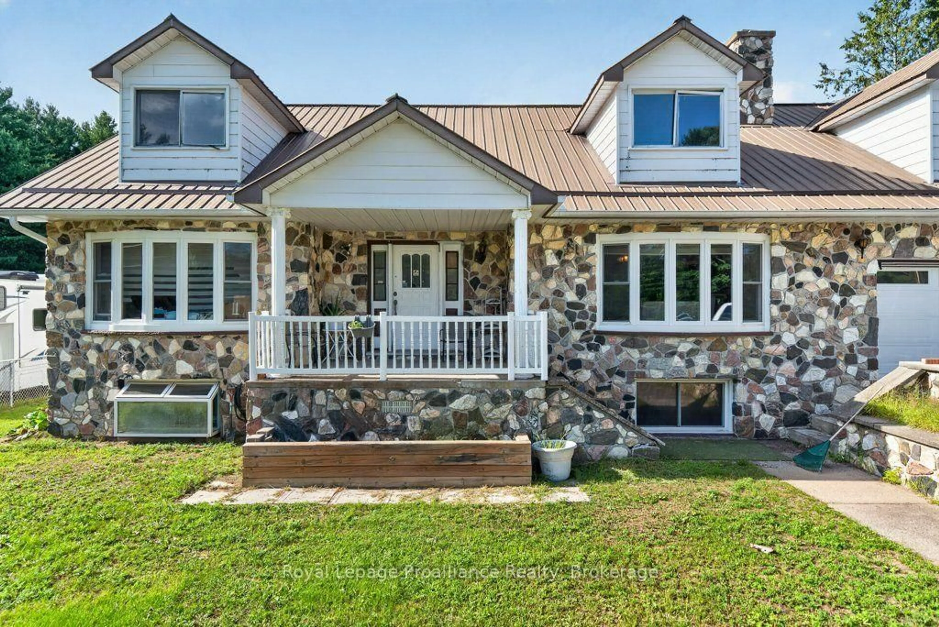 Home with vinyl exterior material, unknown for 17 West Park Lane/ 32 Tall Pine Road, Addington Highlands Ontario K0H 2G0
