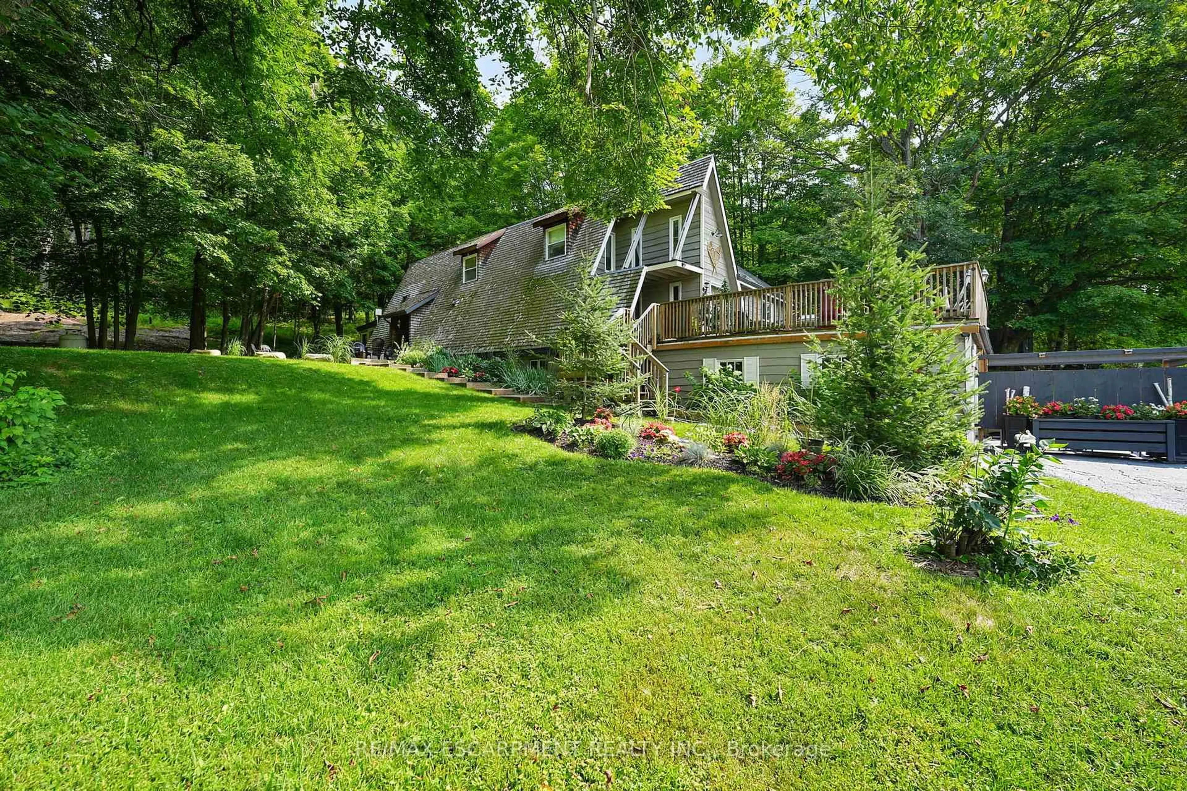 Patio, unknown for 1073 Cedar Beach Rd, Bracebridge Ontario P1L 1W8