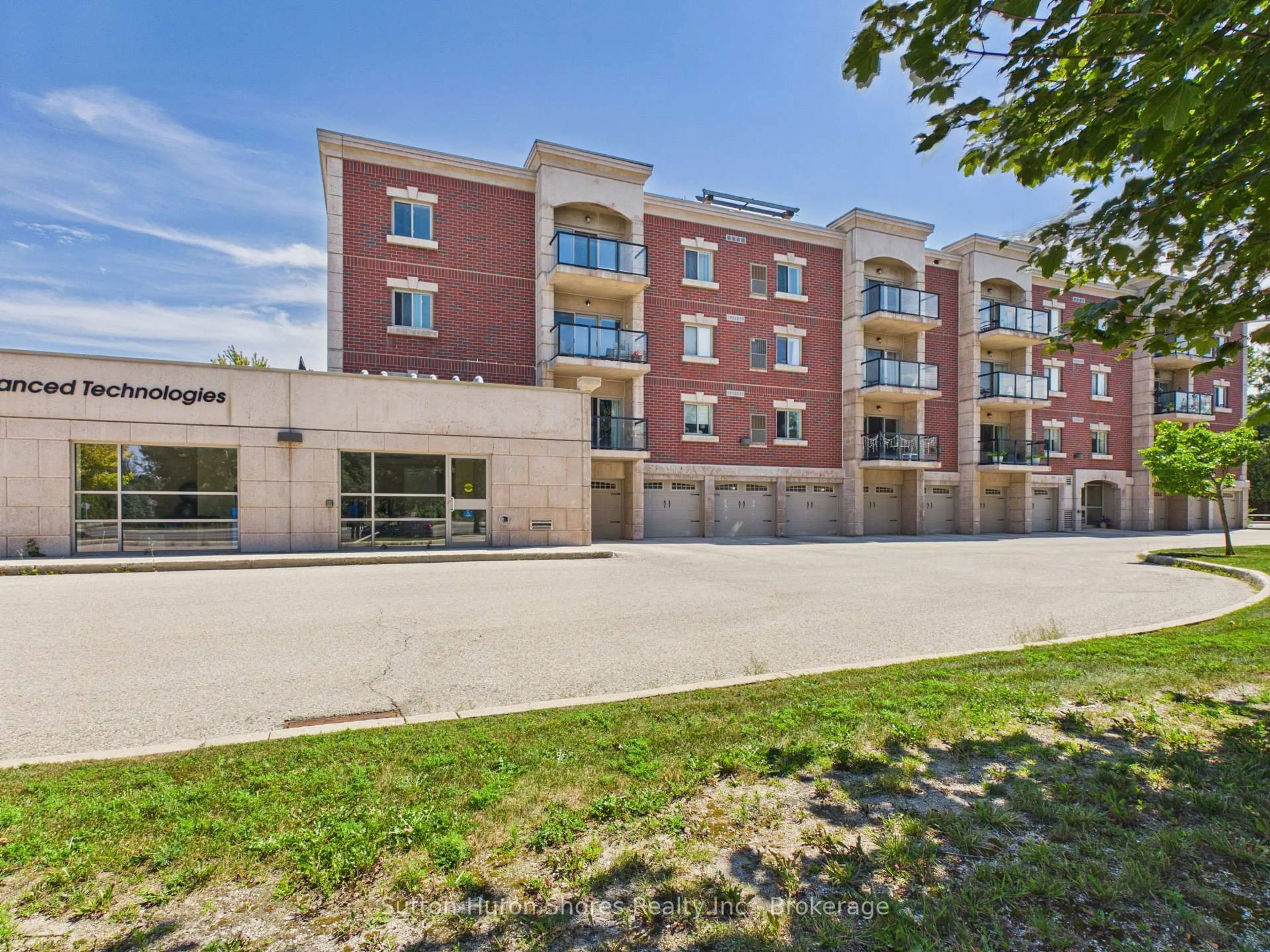 Unknown for 221 Adelaide St #402, Saugeen Shores Ontario N0H 2L0