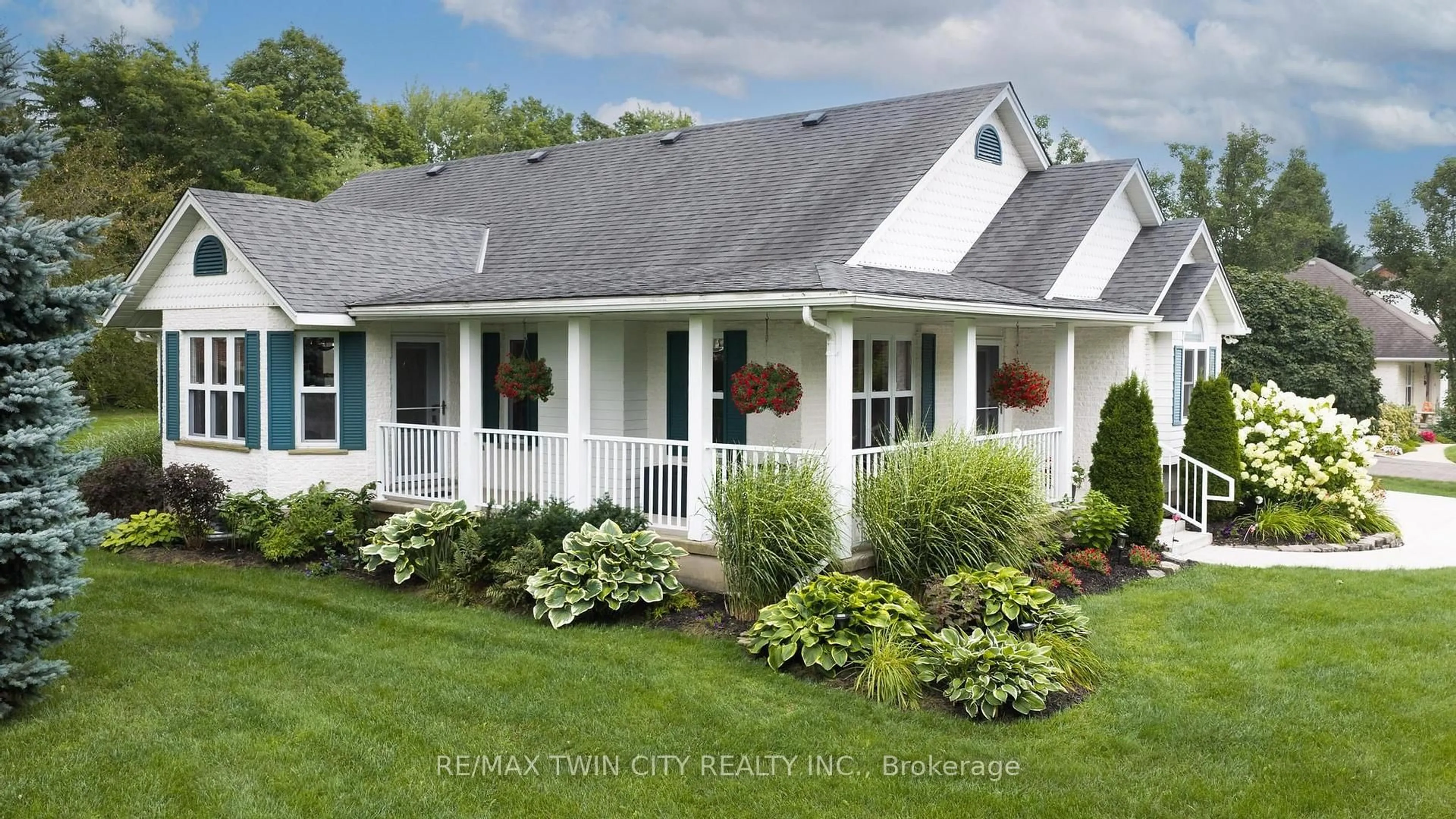 Home with vinyl exterior material, street for 15 Shephard Pl, Wilmot Ontario N3A 2E4