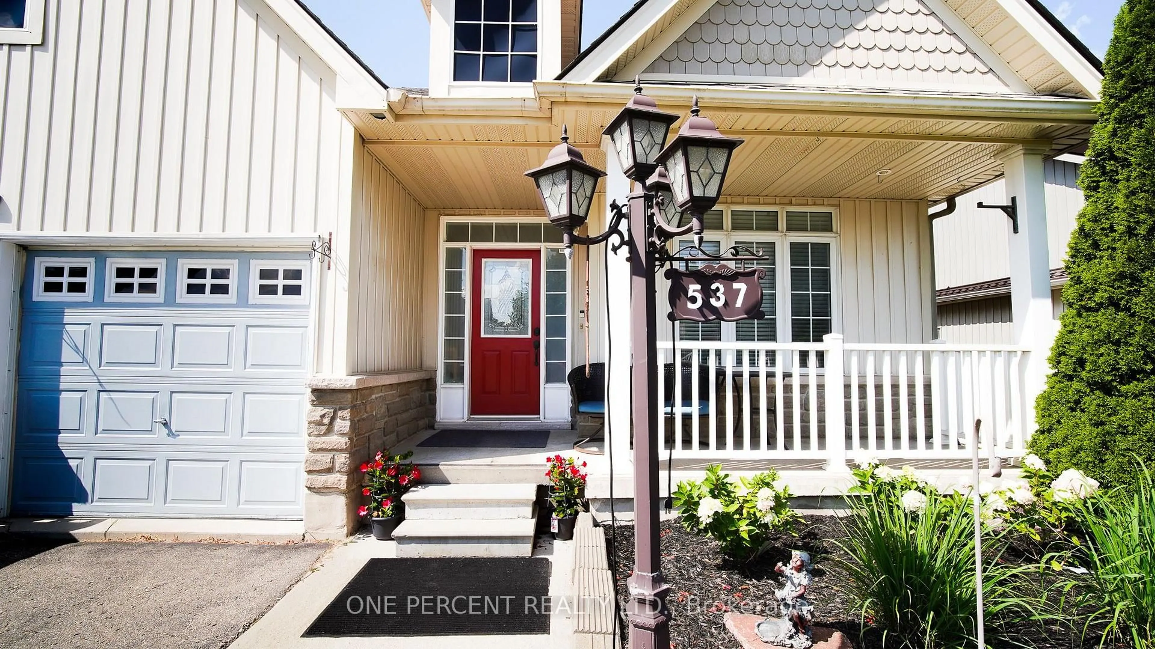 Indoor entryway for 537 Fiddle Park Lane, Shelburne Ontario L9W 3B9