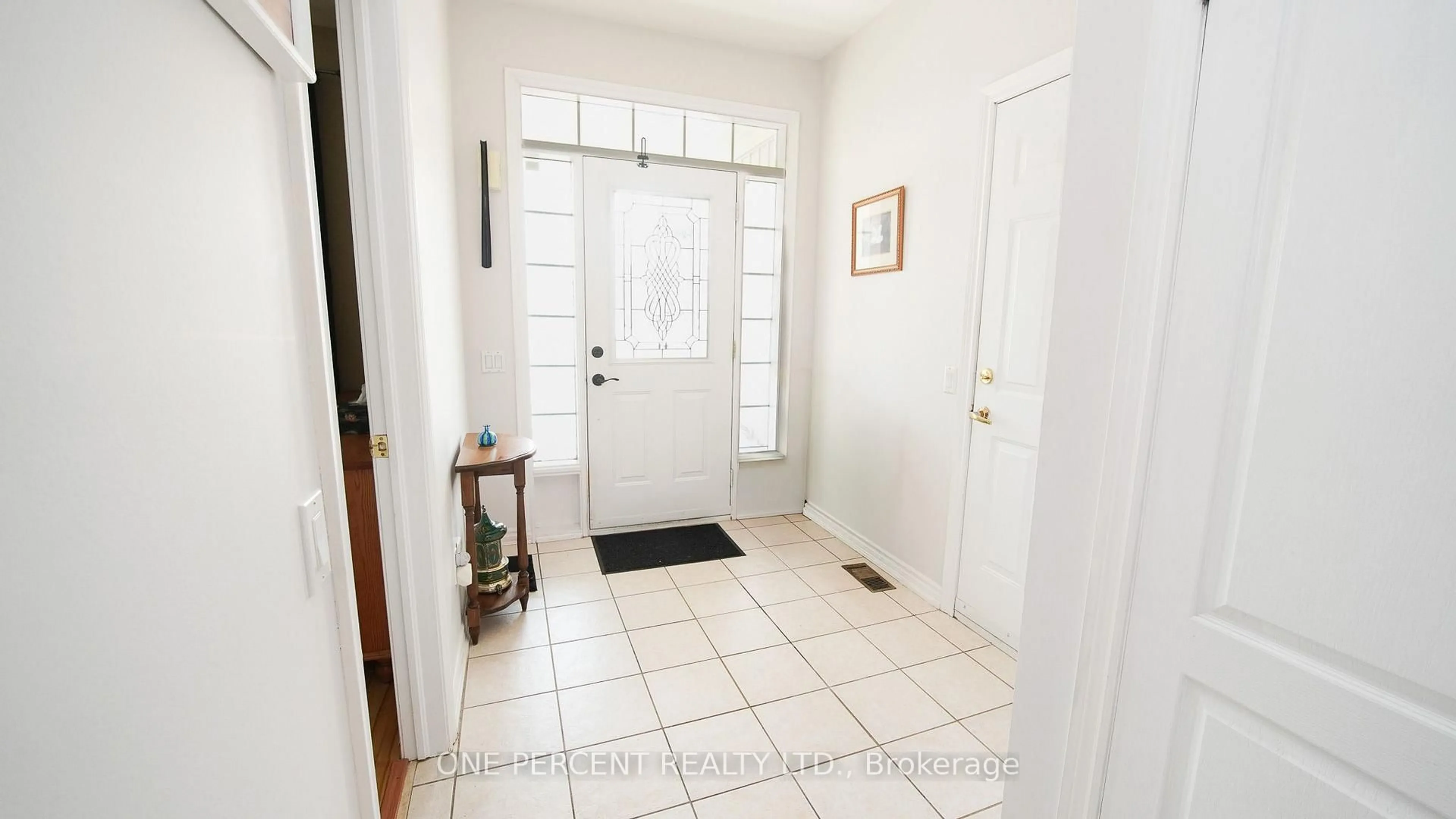 Indoor entryway for 537 Fiddle Park Lane, Shelburne Ontario L9W 3B9