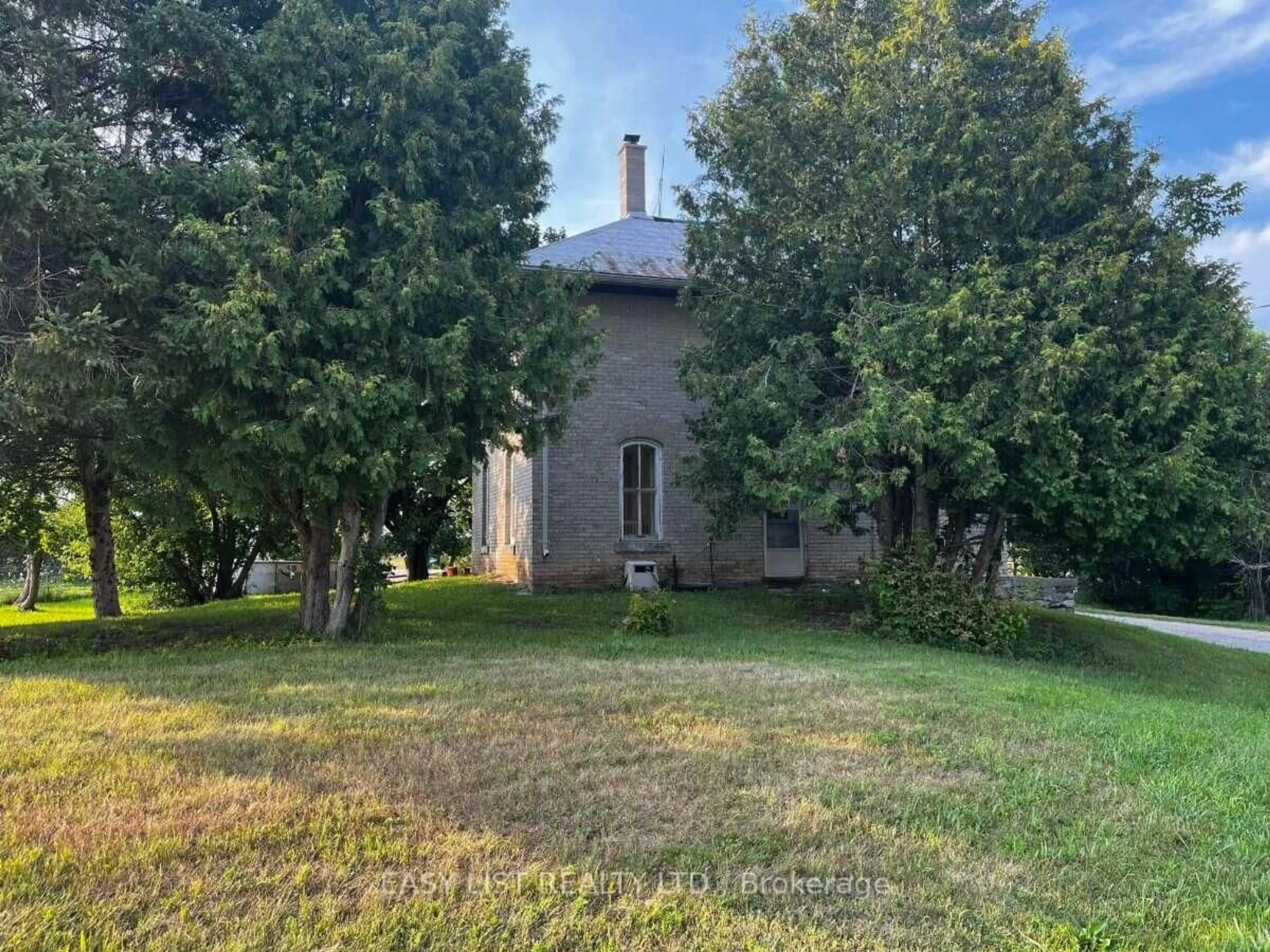 A pic from outside/outdoor area/front of a property/back of a property/a pic from drone, building for 534 Cedar Glen Rd, Kawartha Lakes Ontario K0M 1L0