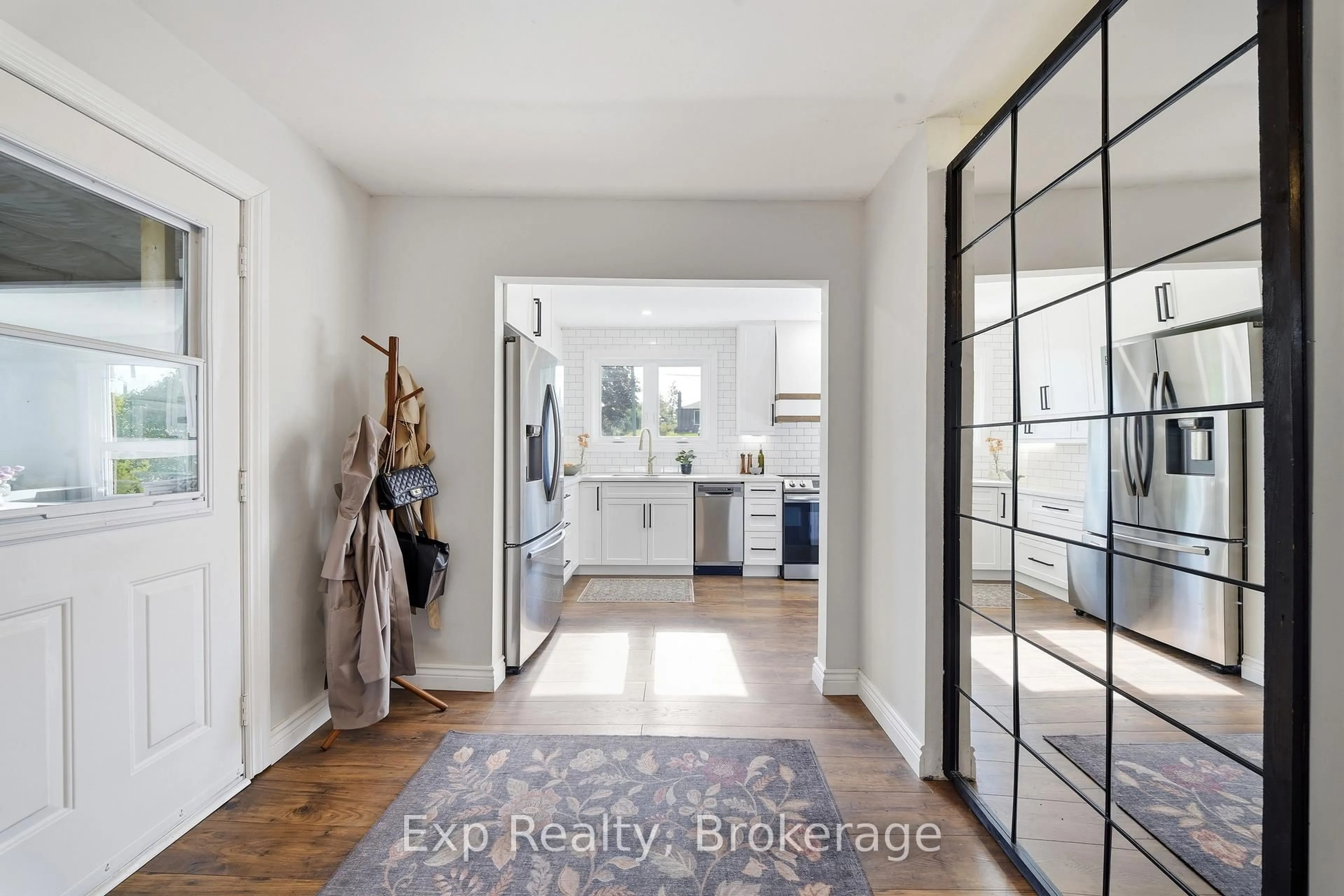 Indoor entryway for 57 Huntingwood Dr, Belleville Ontario K8N 4Z5