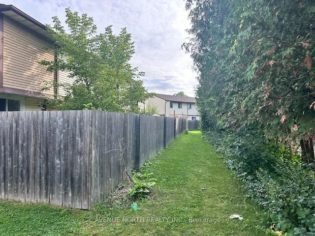 1352 Foxwell St, Ottawa 3