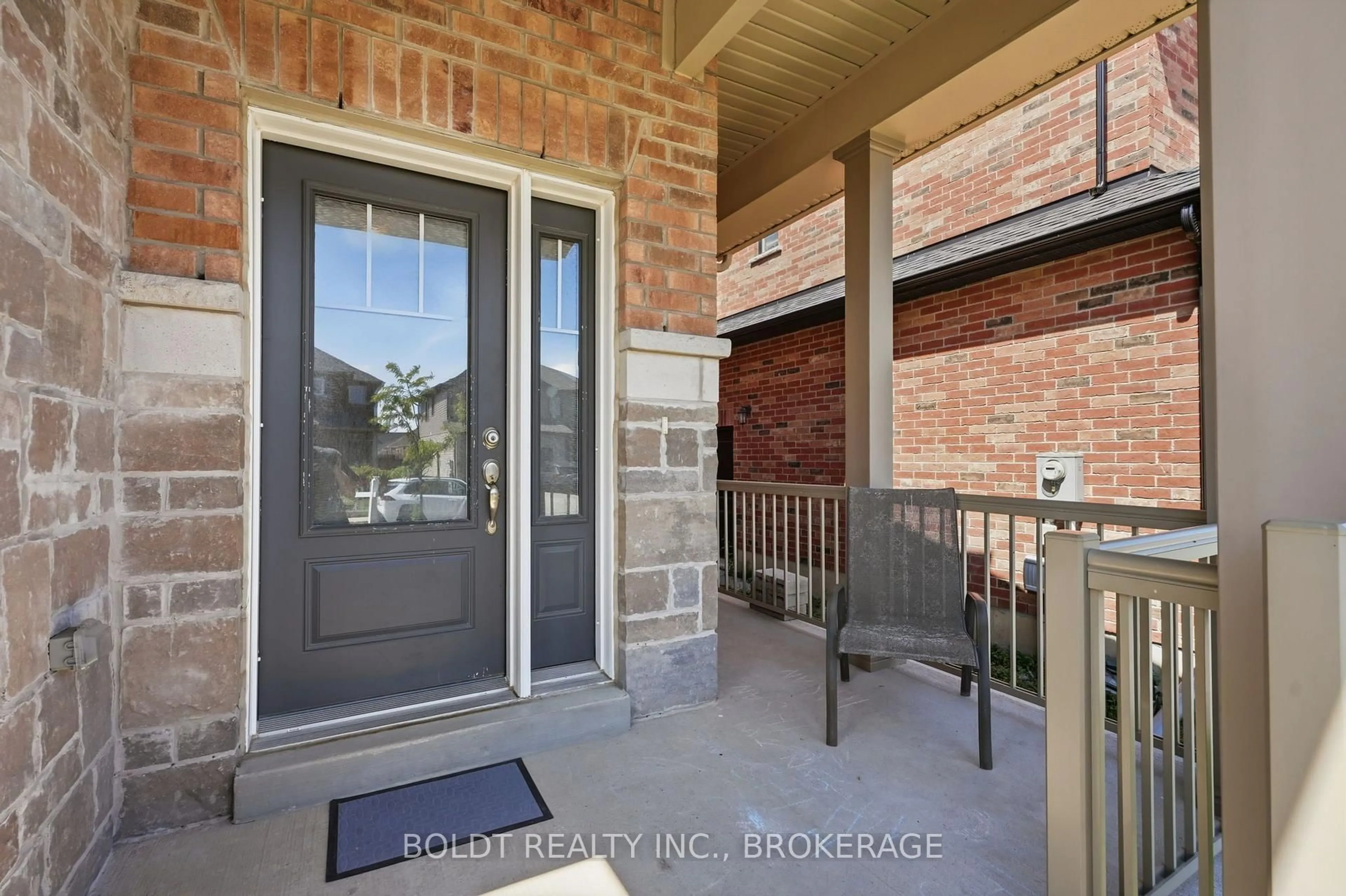 Indoor entryway for 85 Homestead Way, Thorold Ontario L2V 0J8