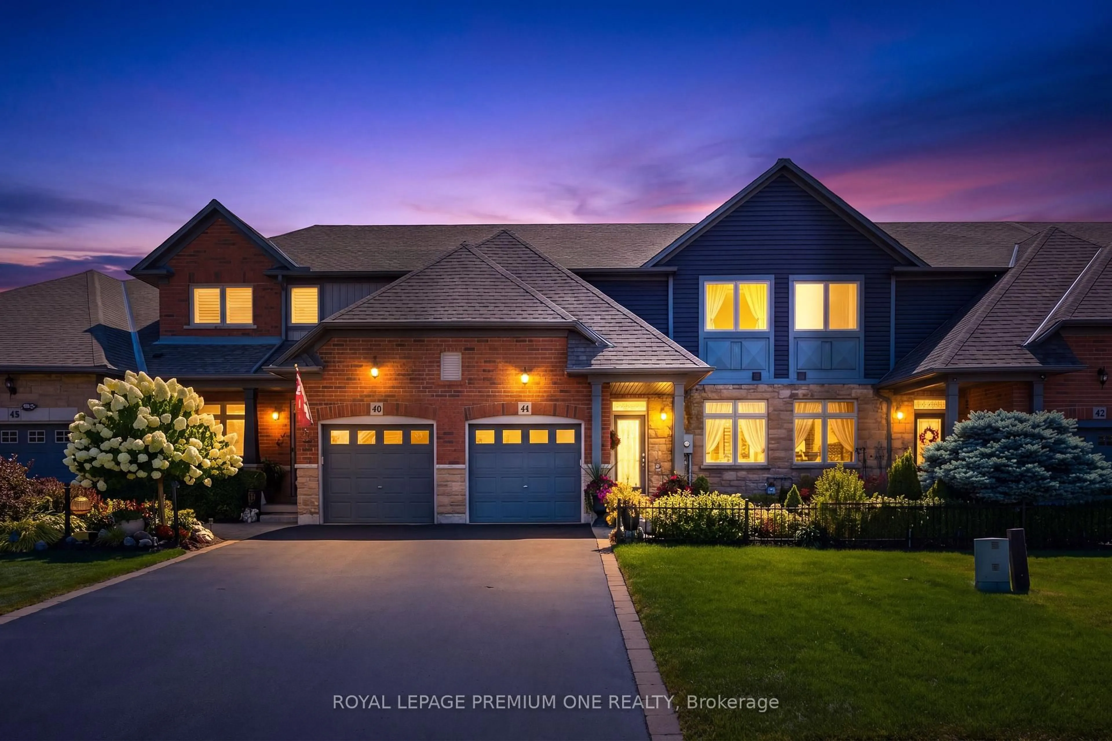 Home with brick exterior material, street for 44 Conrad Pl, Grimsby Ontario L3M 5S5