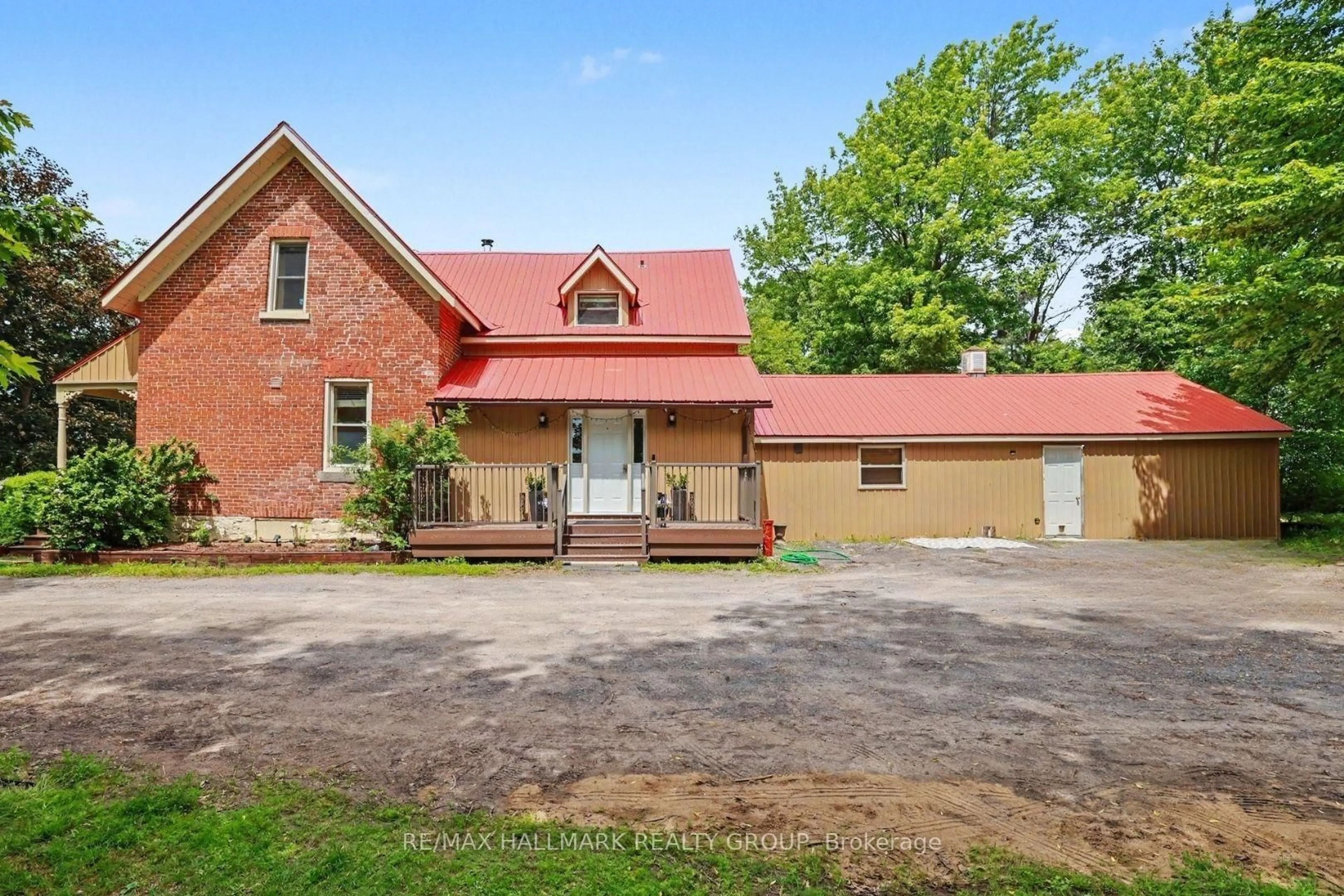 A pic from outside/outdoor area/front of a property/back of a property/a pic from drone, building for 3548 Woodkilton Rd, Ottawa Ontario K0A 3M0