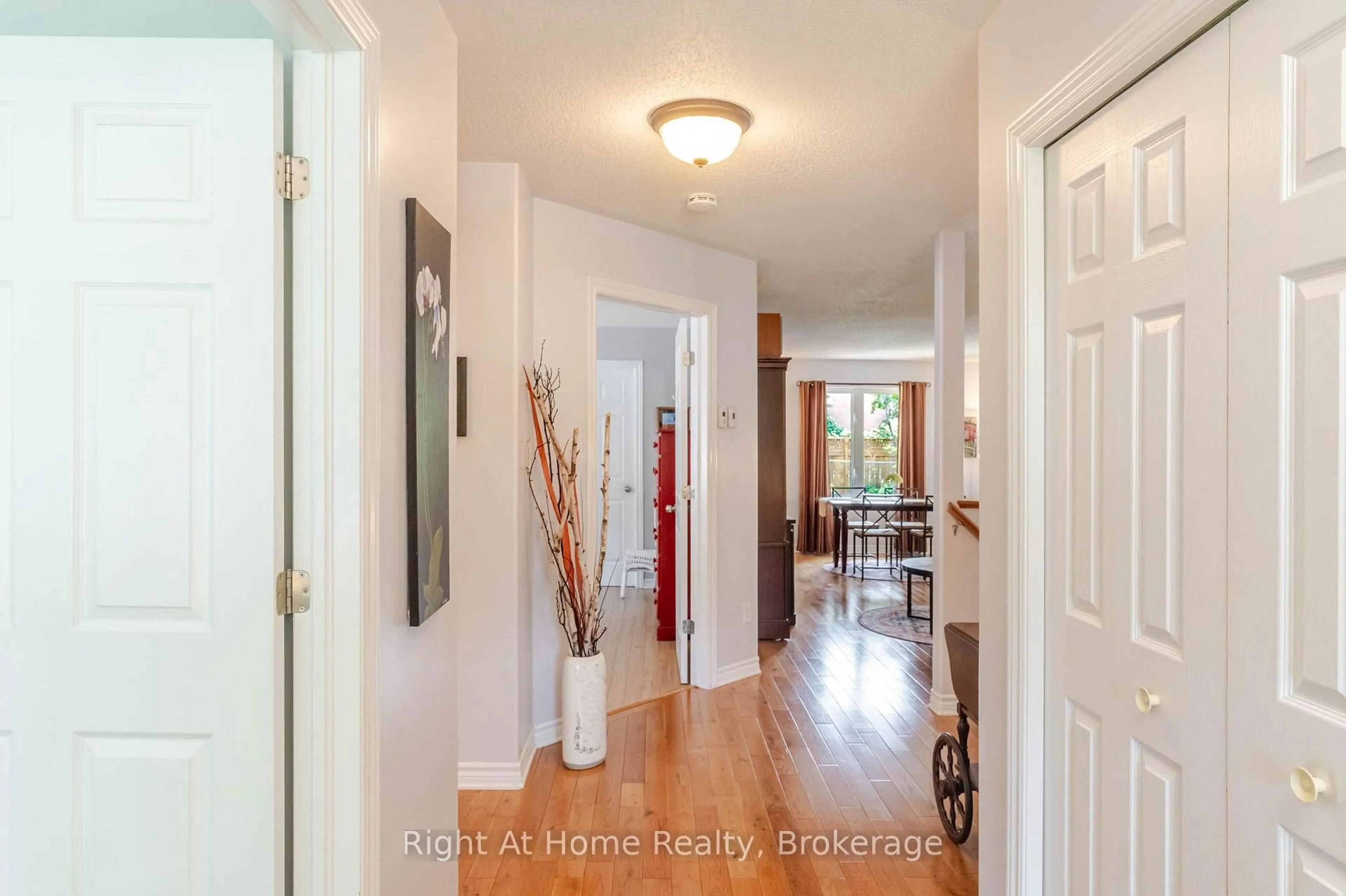Indoor entryway for 191 Harold St, Smiths Falls Ontario K7A 0A1