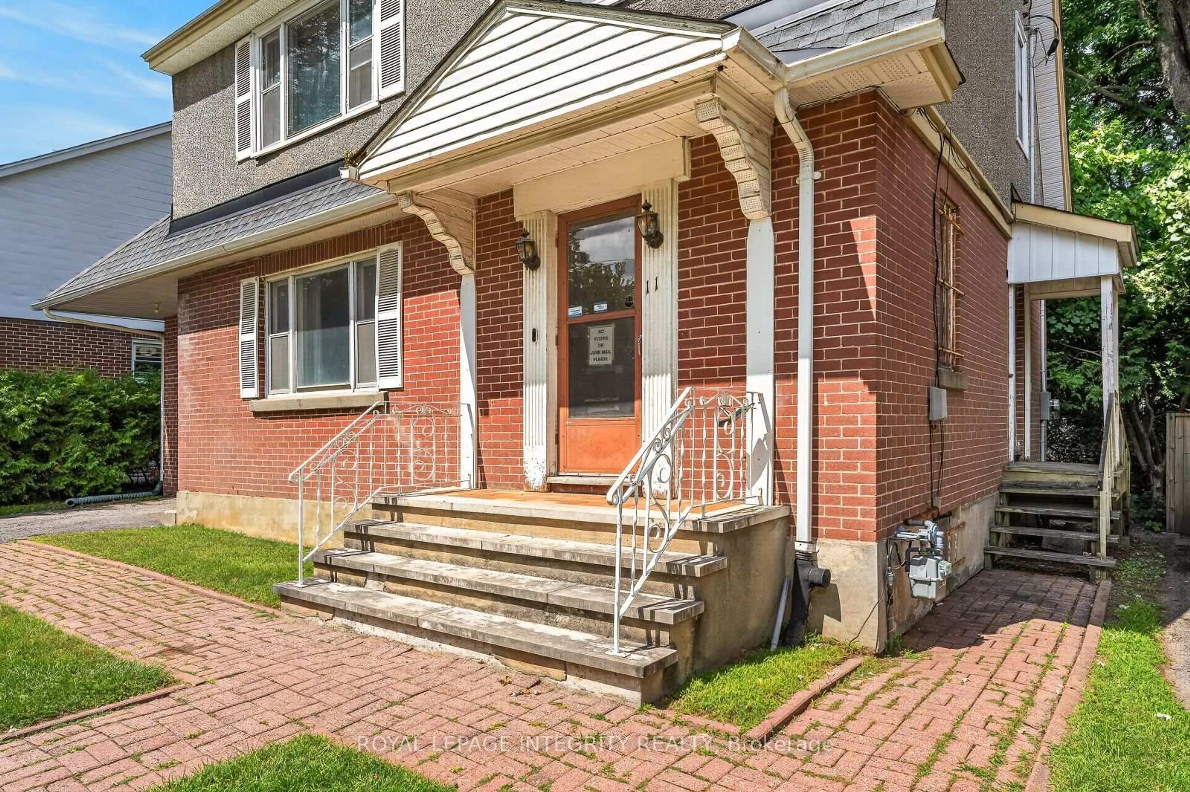 Home with brick exterior material, street for 11 Toronto St, Ottawa Ontario K1S 0N1