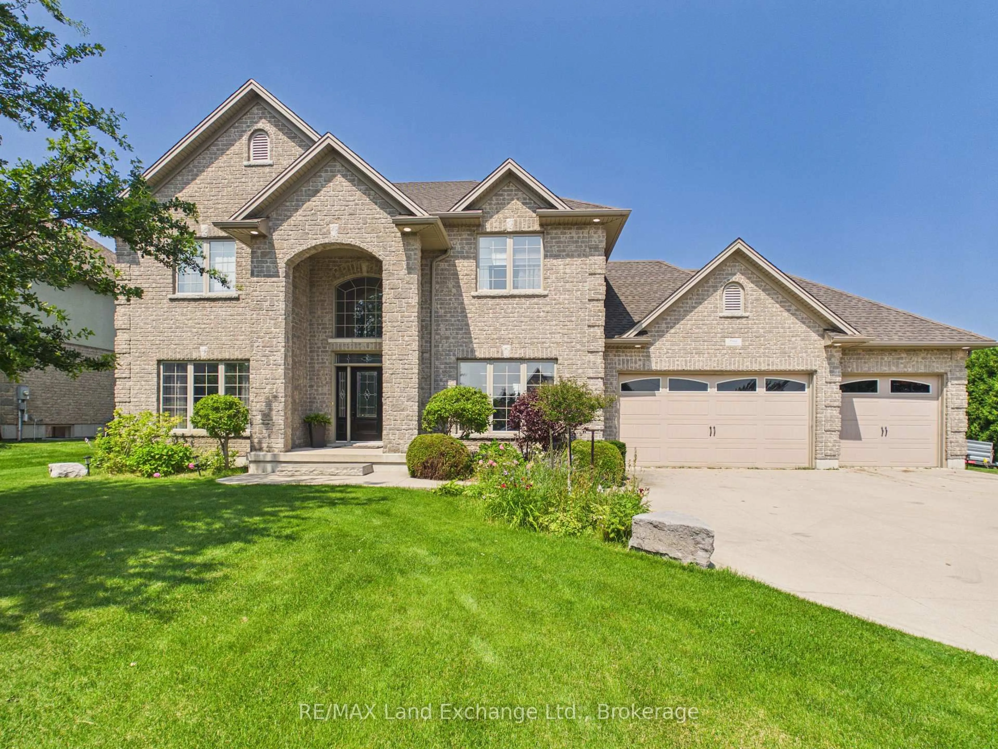 Home with brick exterior material, street for 4 Scott Cres, Huron-Kinloss Ontario N2Z 0C6