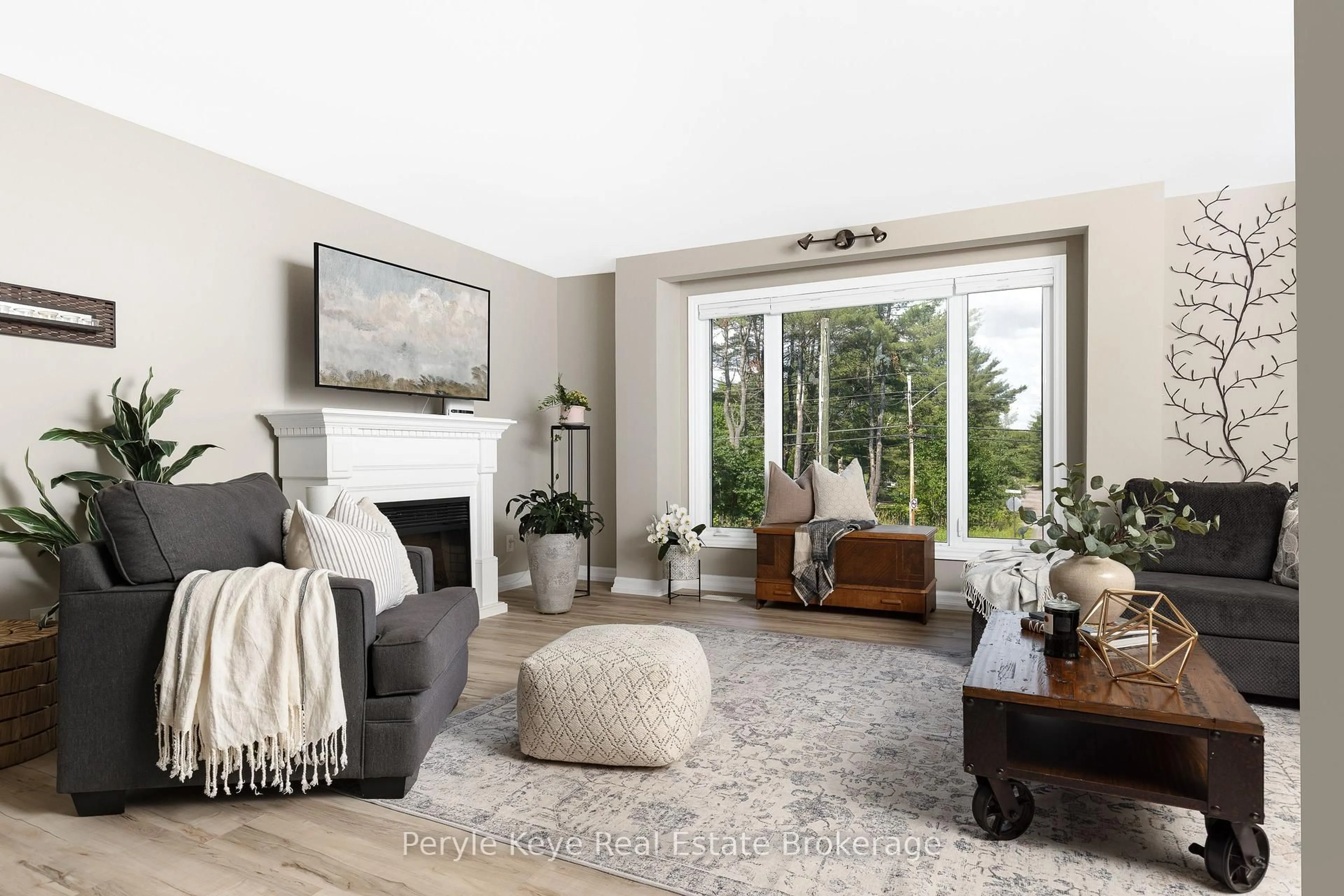 Living room with furniture, unknown for 820 Manitoba St, Bracebridge Ontario P1L 0K8