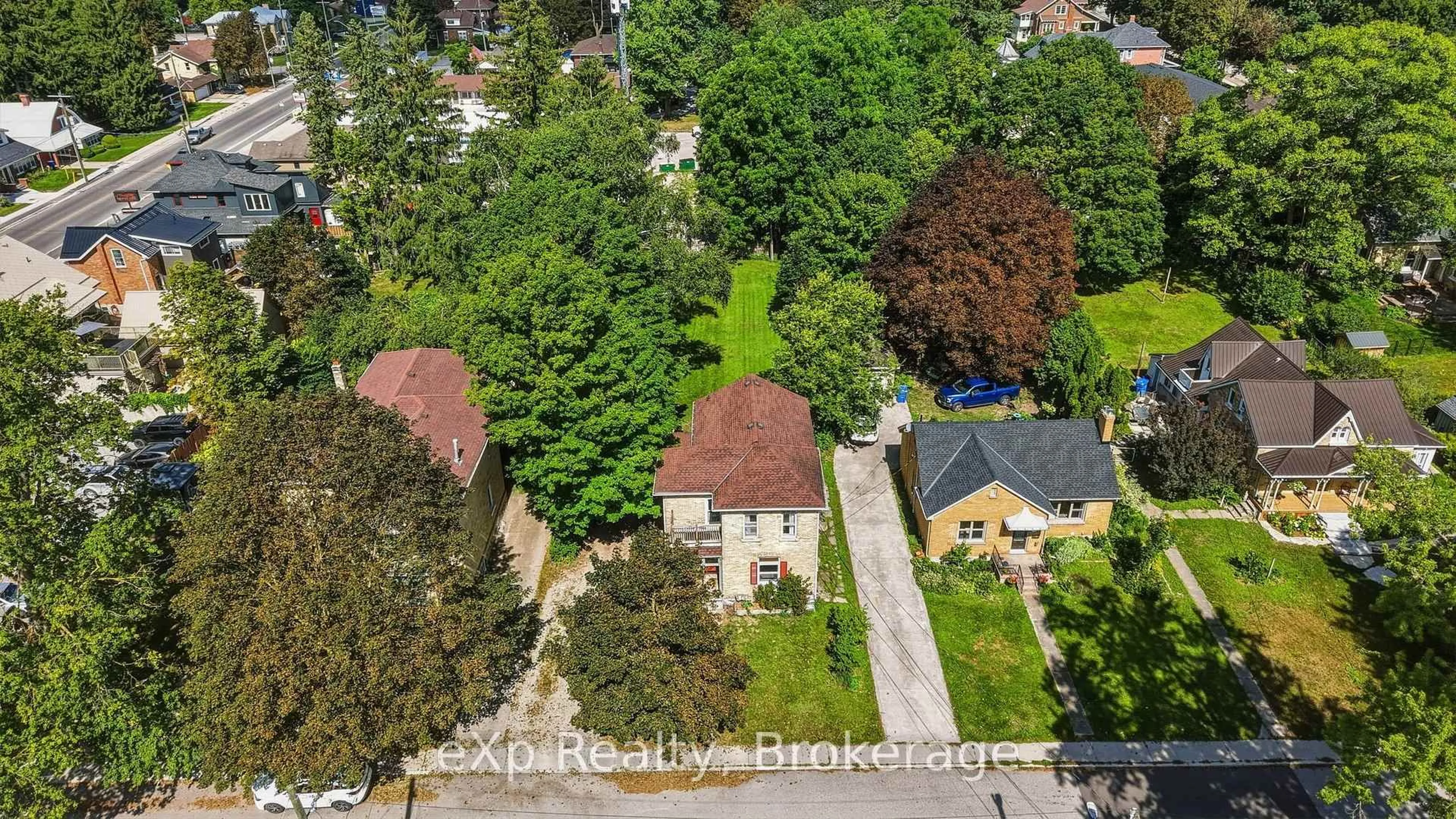 A pic from outside/outdoor area/front of a property/back of a property/a pic from drone, street for 173 Birmingham St, Wellington North Ontario N0G 2L2