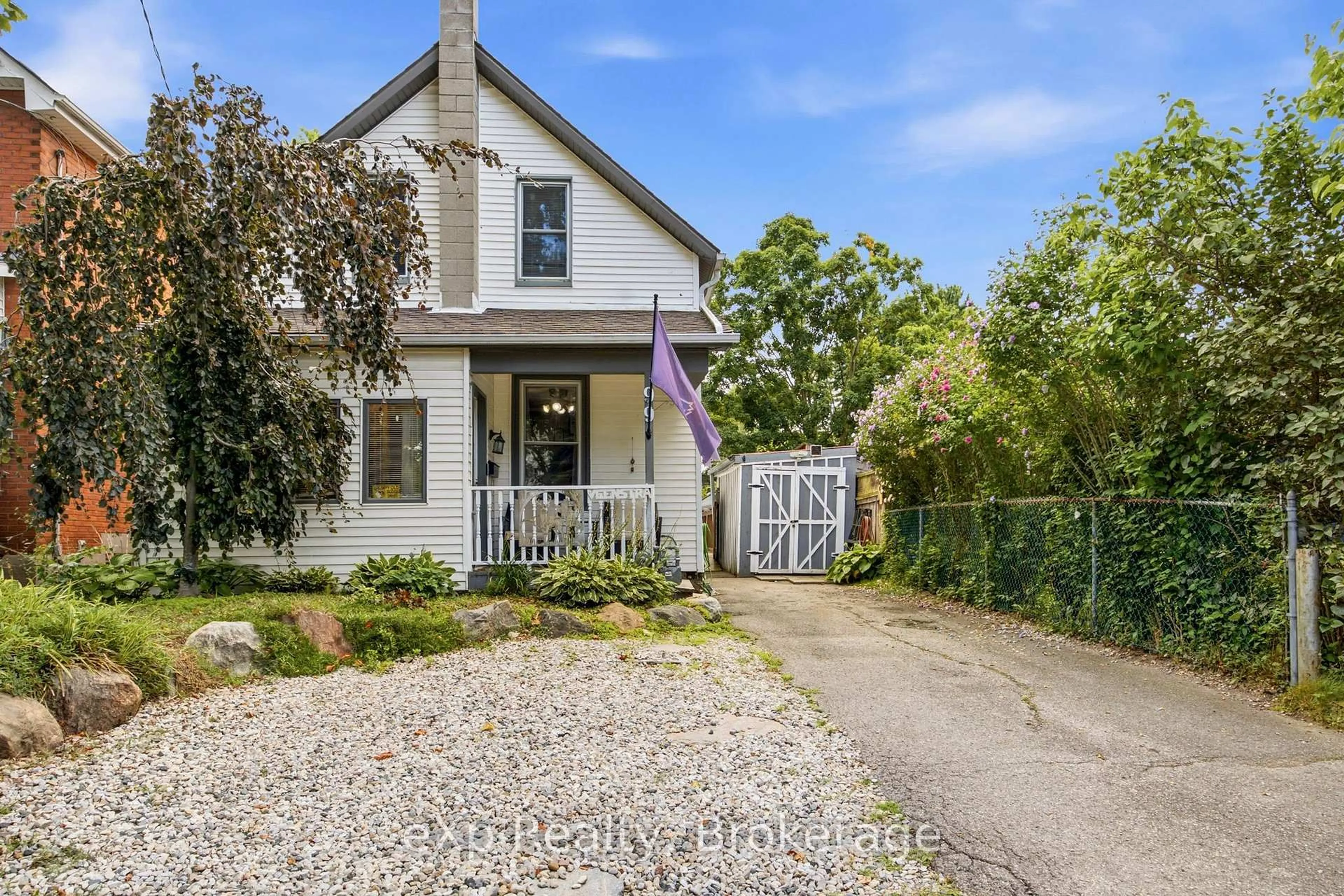 A pic from outside/outdoor area/front of a property/back of a property/a pic from drone, street for 99 Dufferin St, Stratford Ontario N5A 2G7