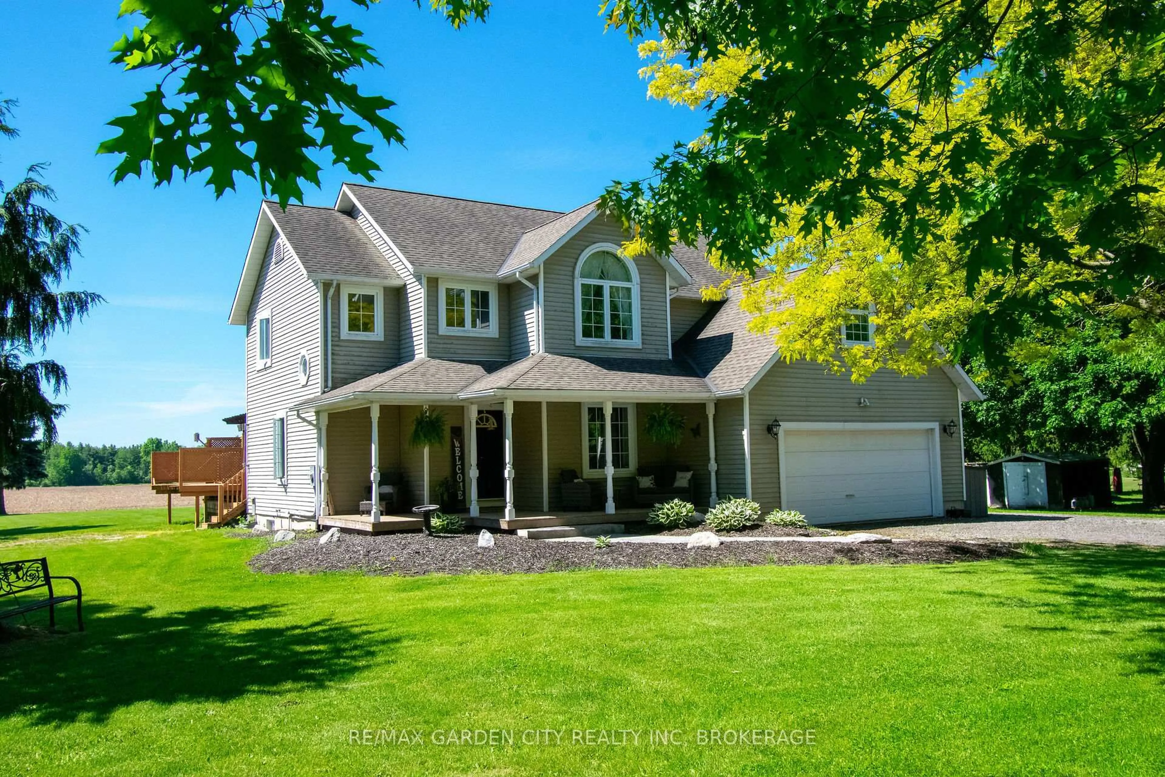 Home with vinyl exterior material, water/lake/river/ocean view for 11641 Highway 3, Wainfleet Ontario L0S 1V0
