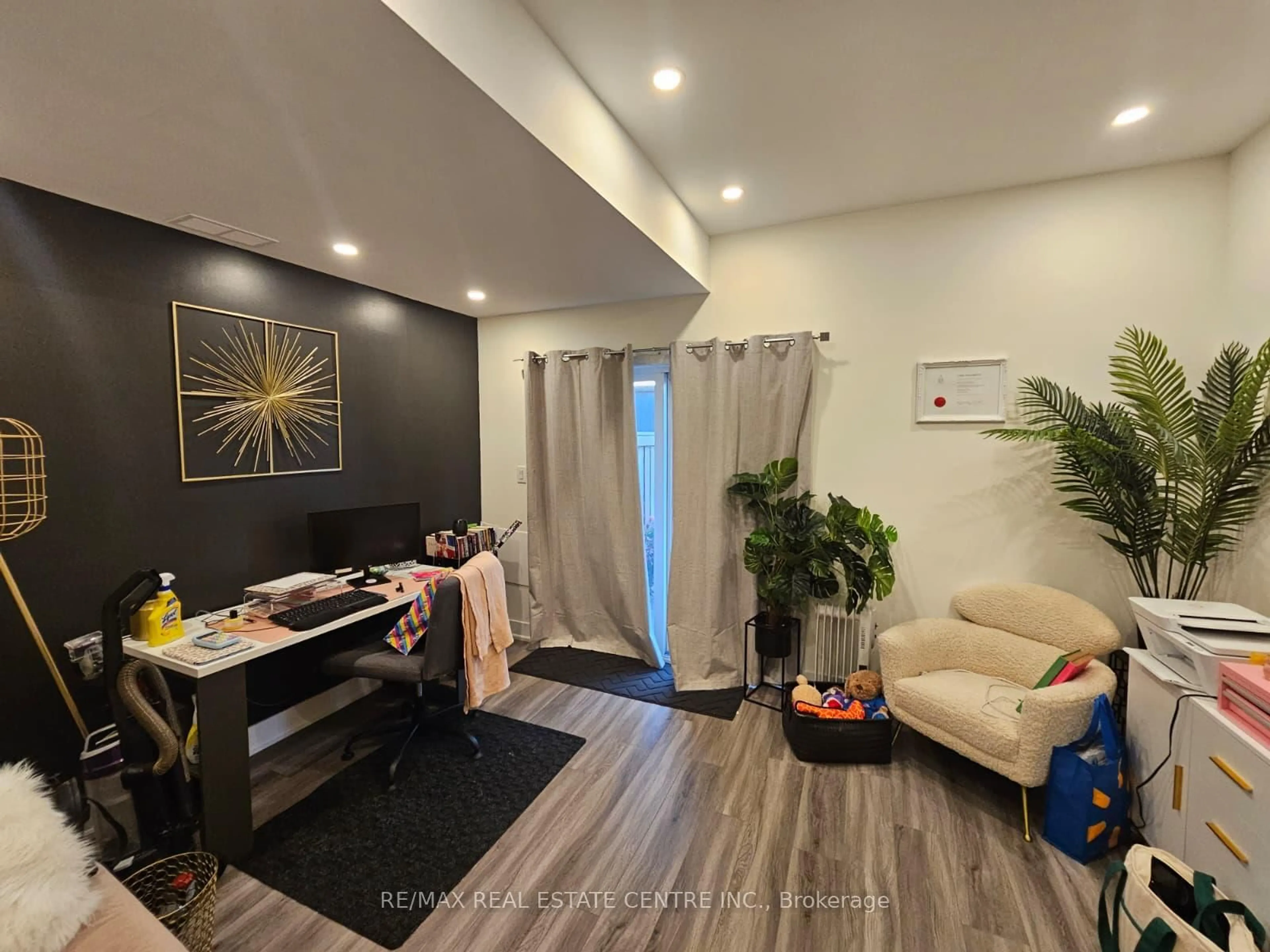 Unknown for 49 Edenrock Dr, Hamilton Ontario L8E 0G6