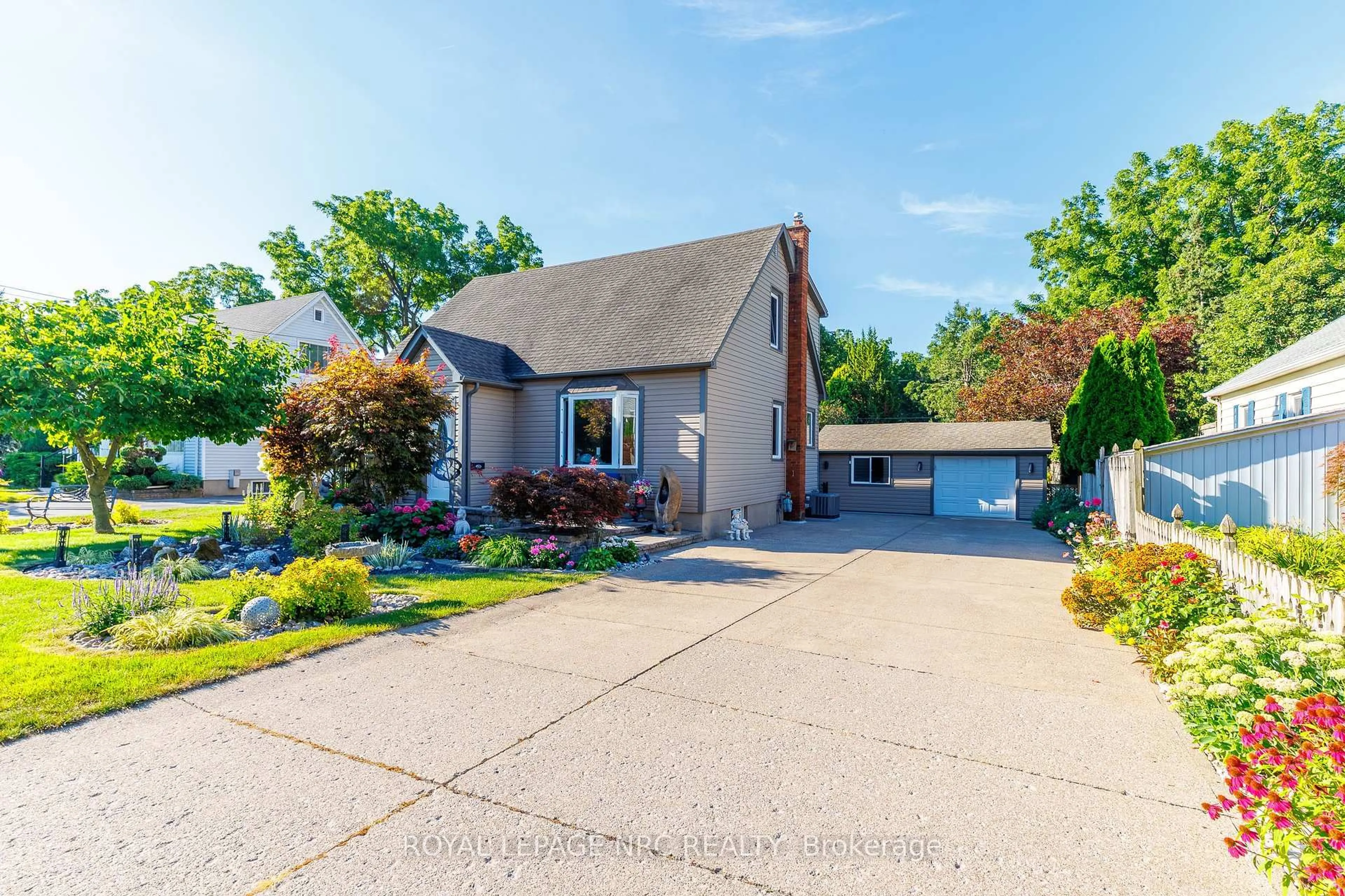 Unknown for 7 Philpark Rd, St. Catharines Ontario L2N 4E4