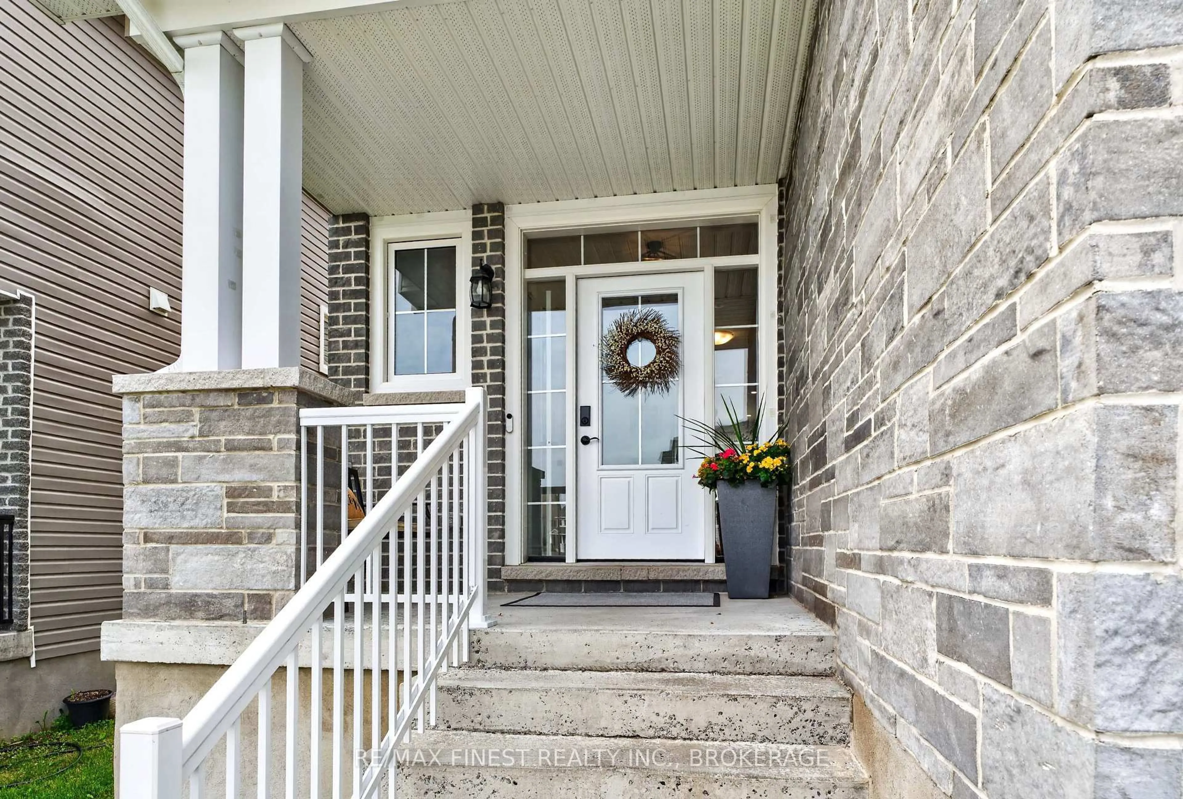 Indoor entryway for 524 Beth Cres, Kingston Ontario K7P 0K9