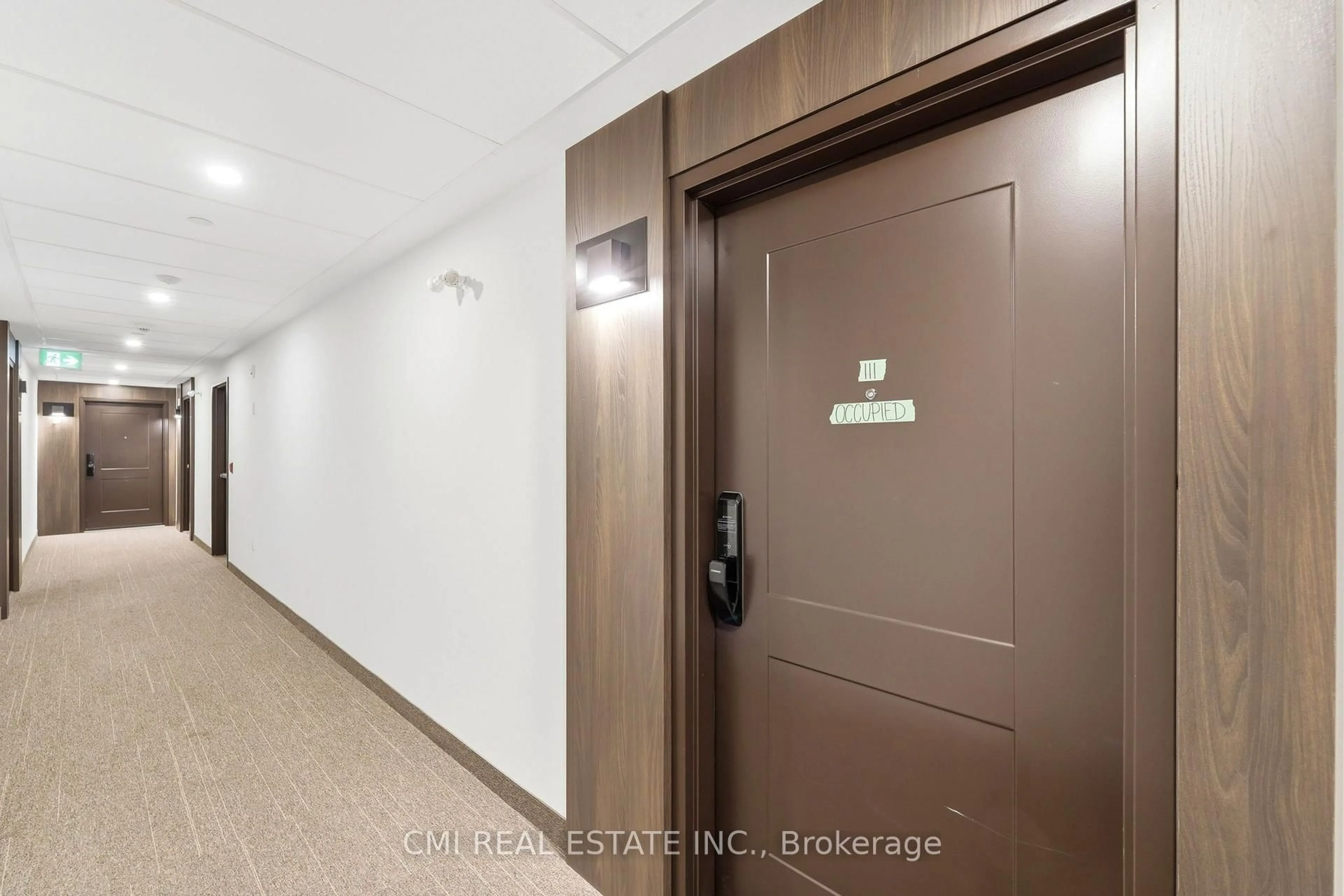 Indoor foyer for 7549A Kalar Rd #111, Niagara Falls Ontario L2H 3W6