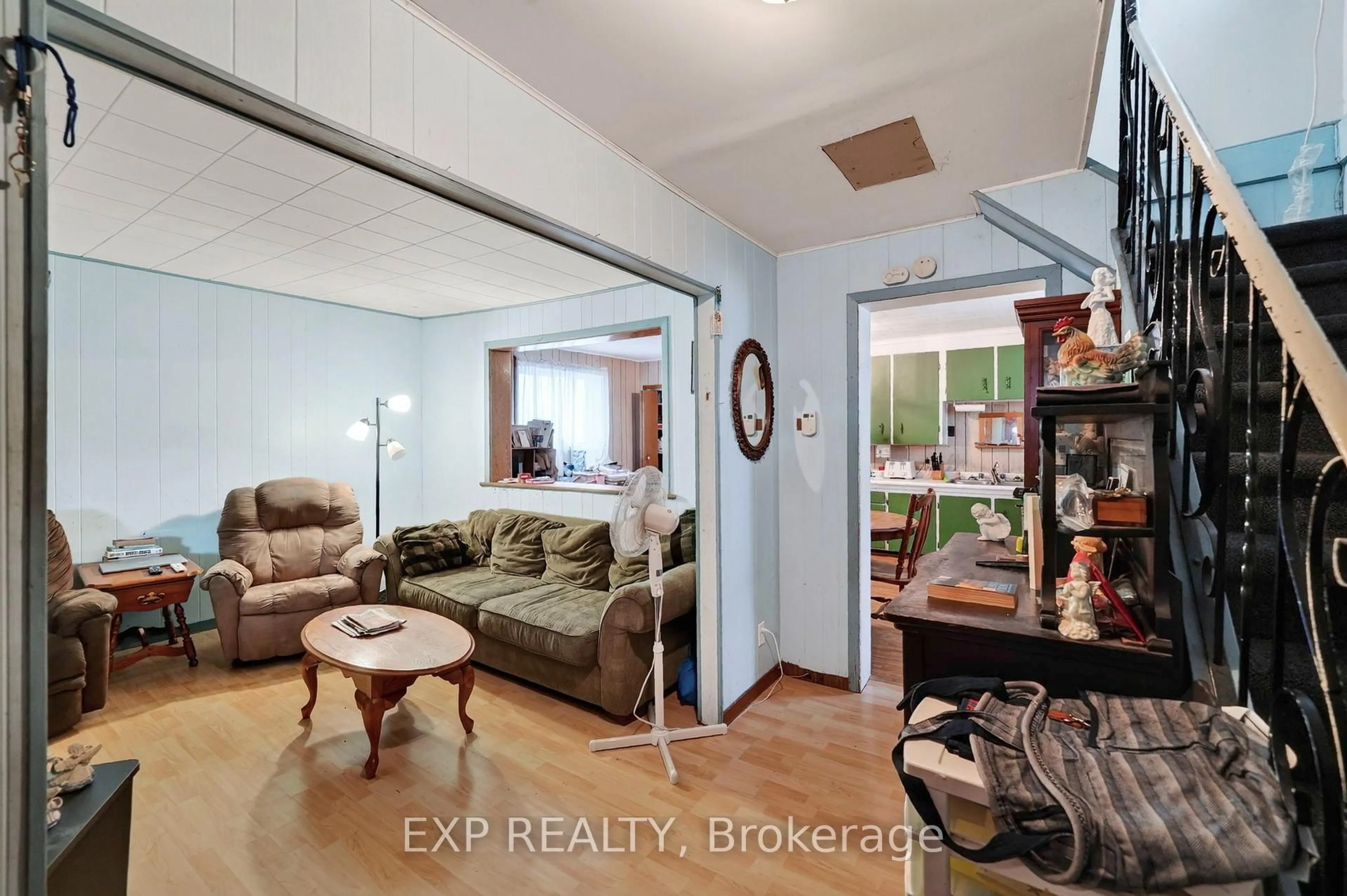 A pic of a room for 12 Millville Ave, Cornwall Ontario K6H 4K4