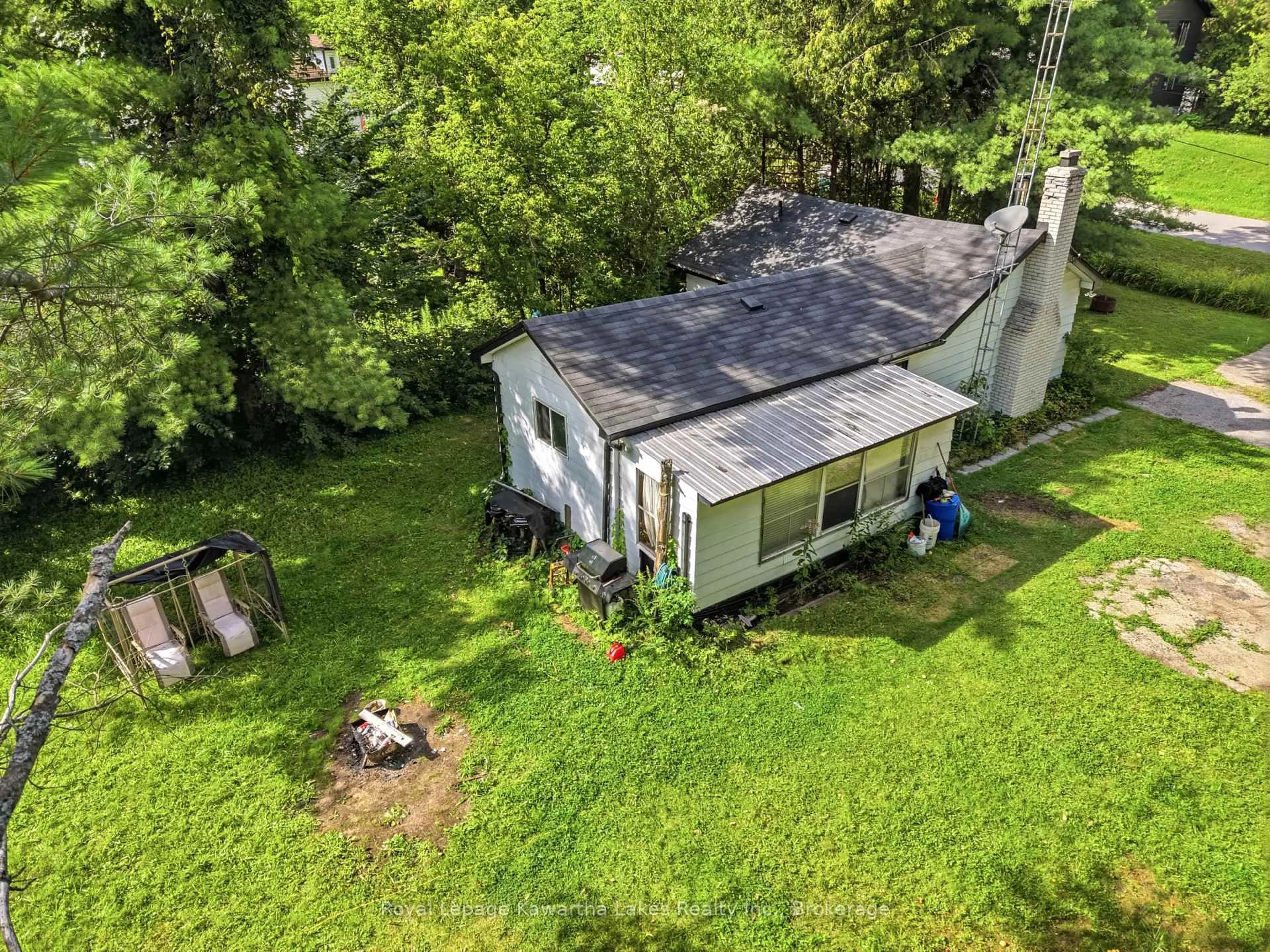 A pic from outside/outdoor area/front of a property/back of a property/a pic from drone, unknown for 15 Cockburn St, Kawartha Lakes Ontario K0M 1K0