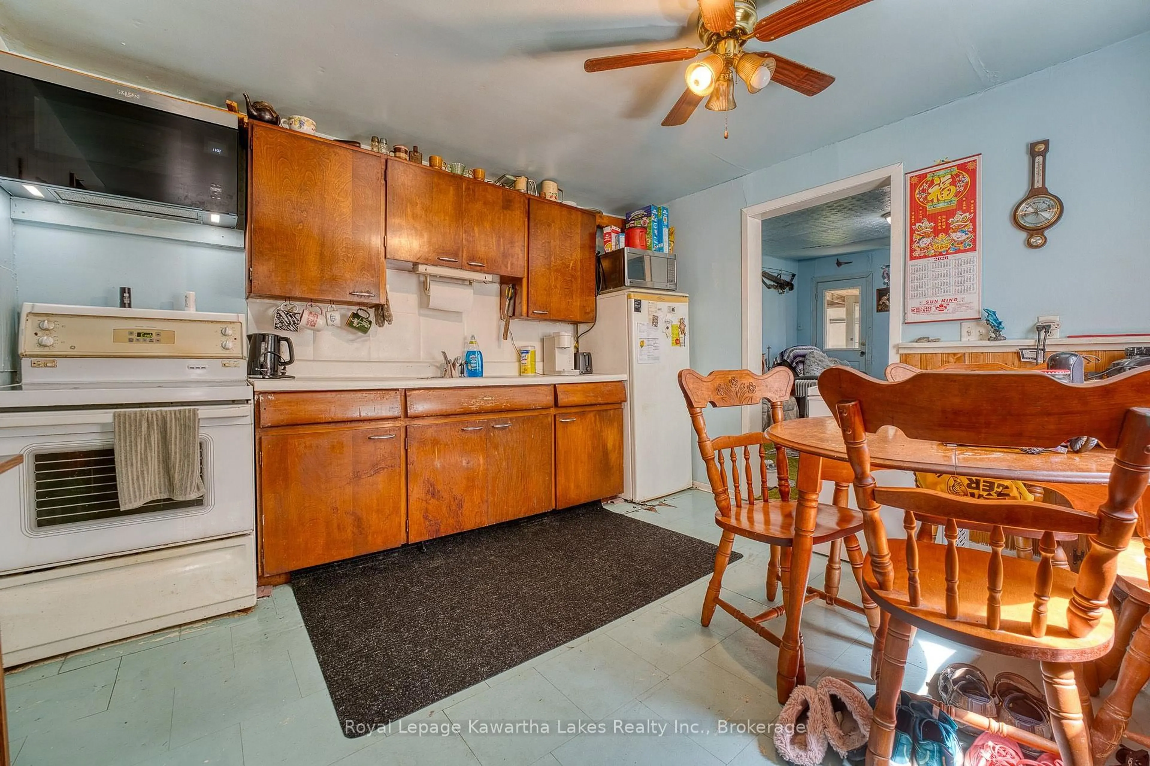 Standard kitchen, unknown for 15 Cockburn St, Kawartha Lakes Ontario K0M 1K0