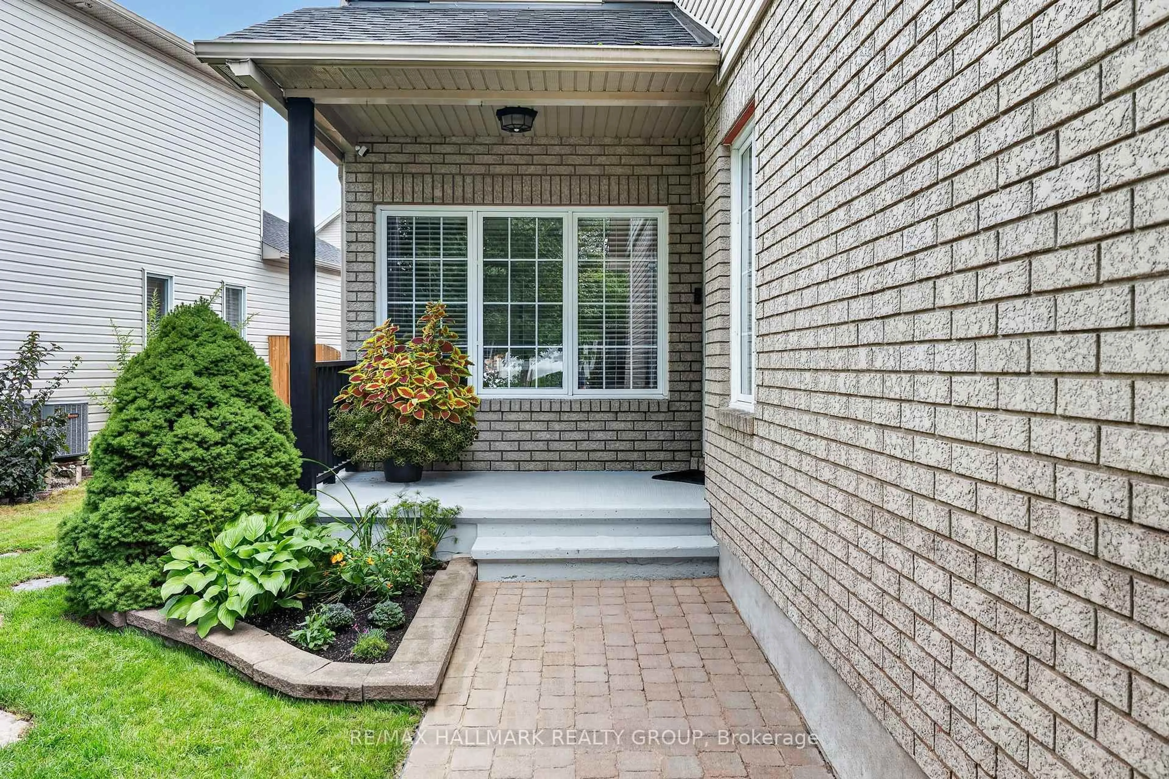 Home with brick exterior material, street for 1673 Neptune Way, Ottawa Ontario K4A 4L3