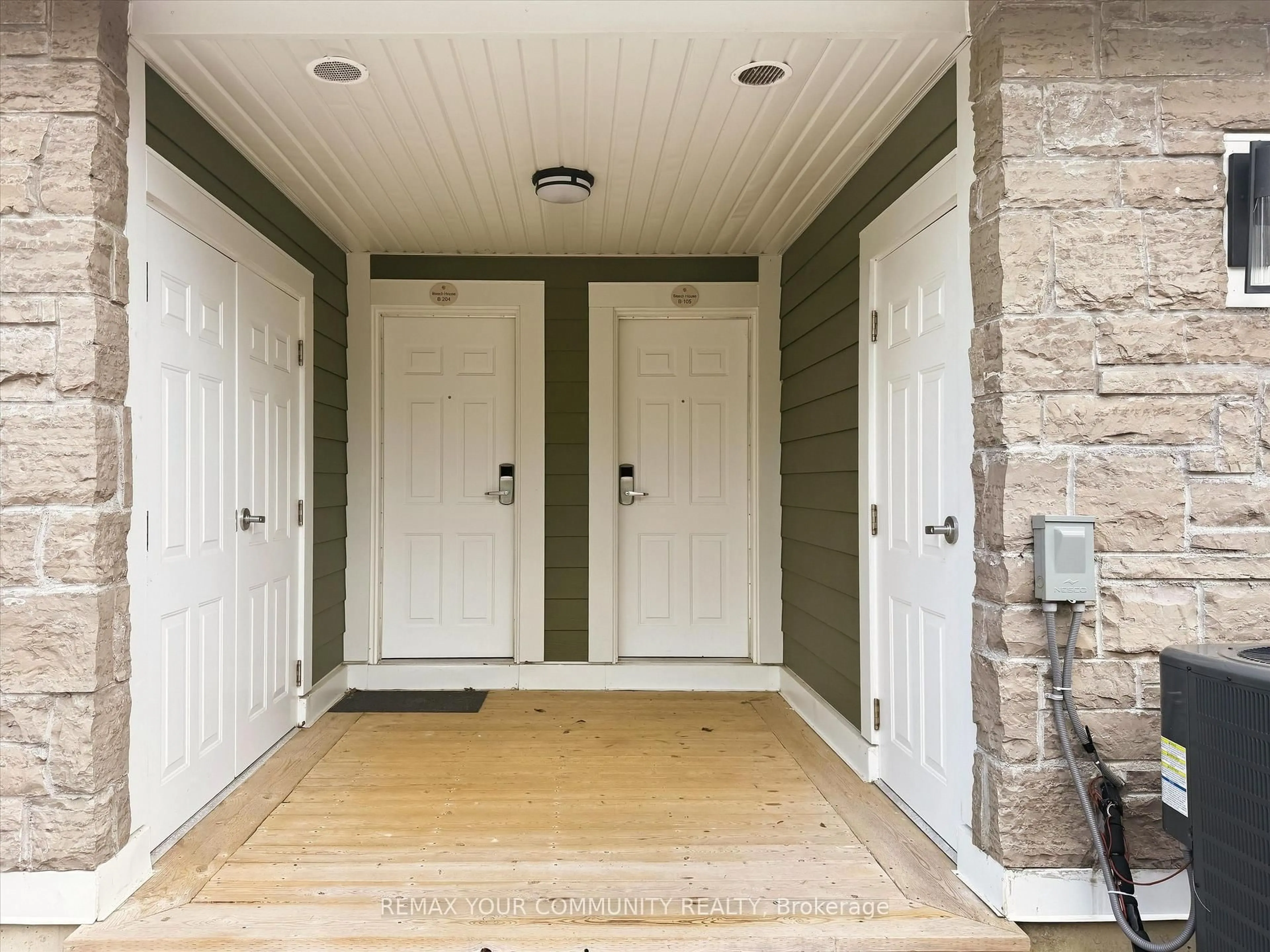 Indoor entryway for 1869 Muskoka Road 118 #BHV-B-105, Muskoka Lakes Ontario P1L 1W8