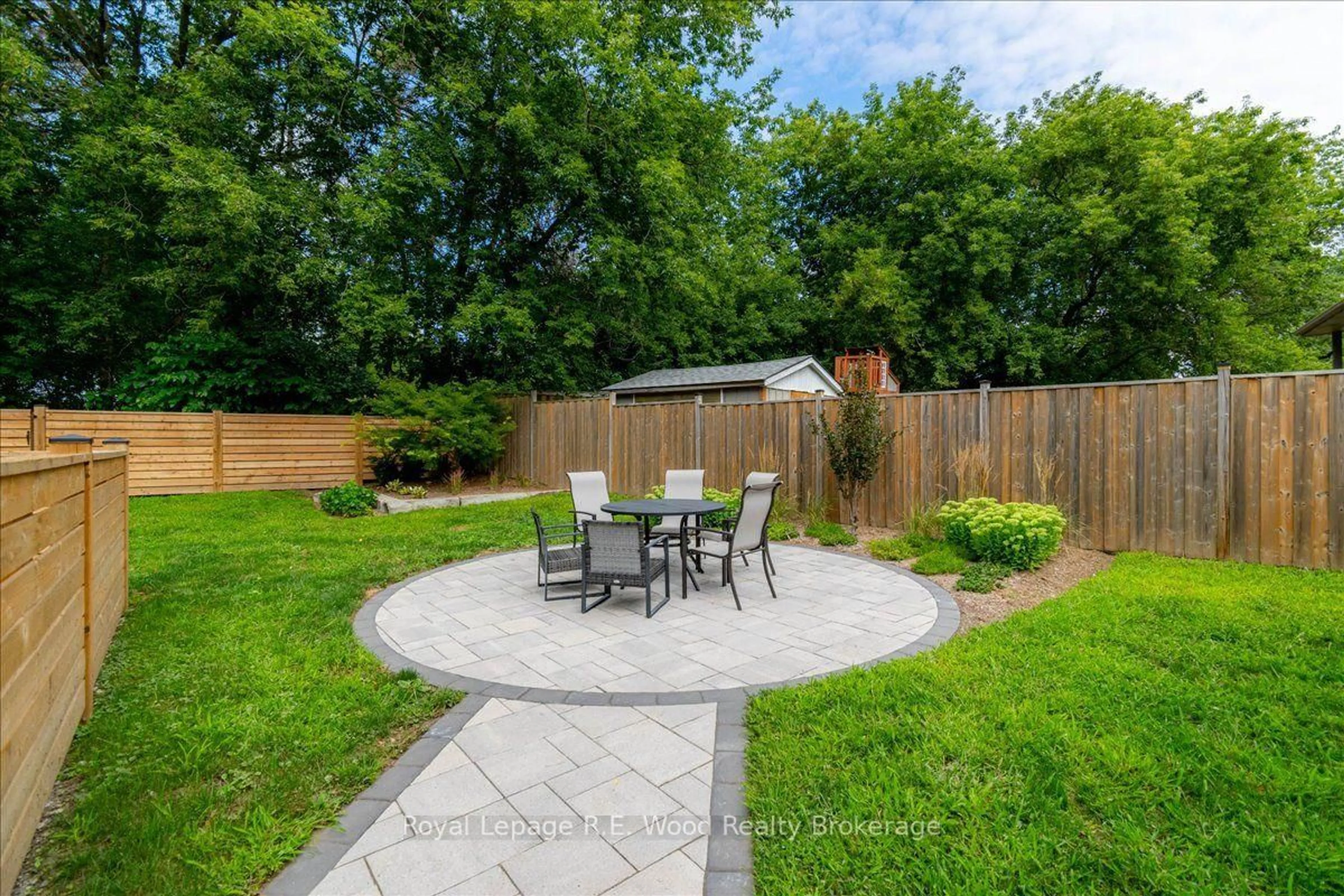 Patio, street for 45 3rd Conc Rd NTR Rd, Norfolk Ontario N4G 2T3
