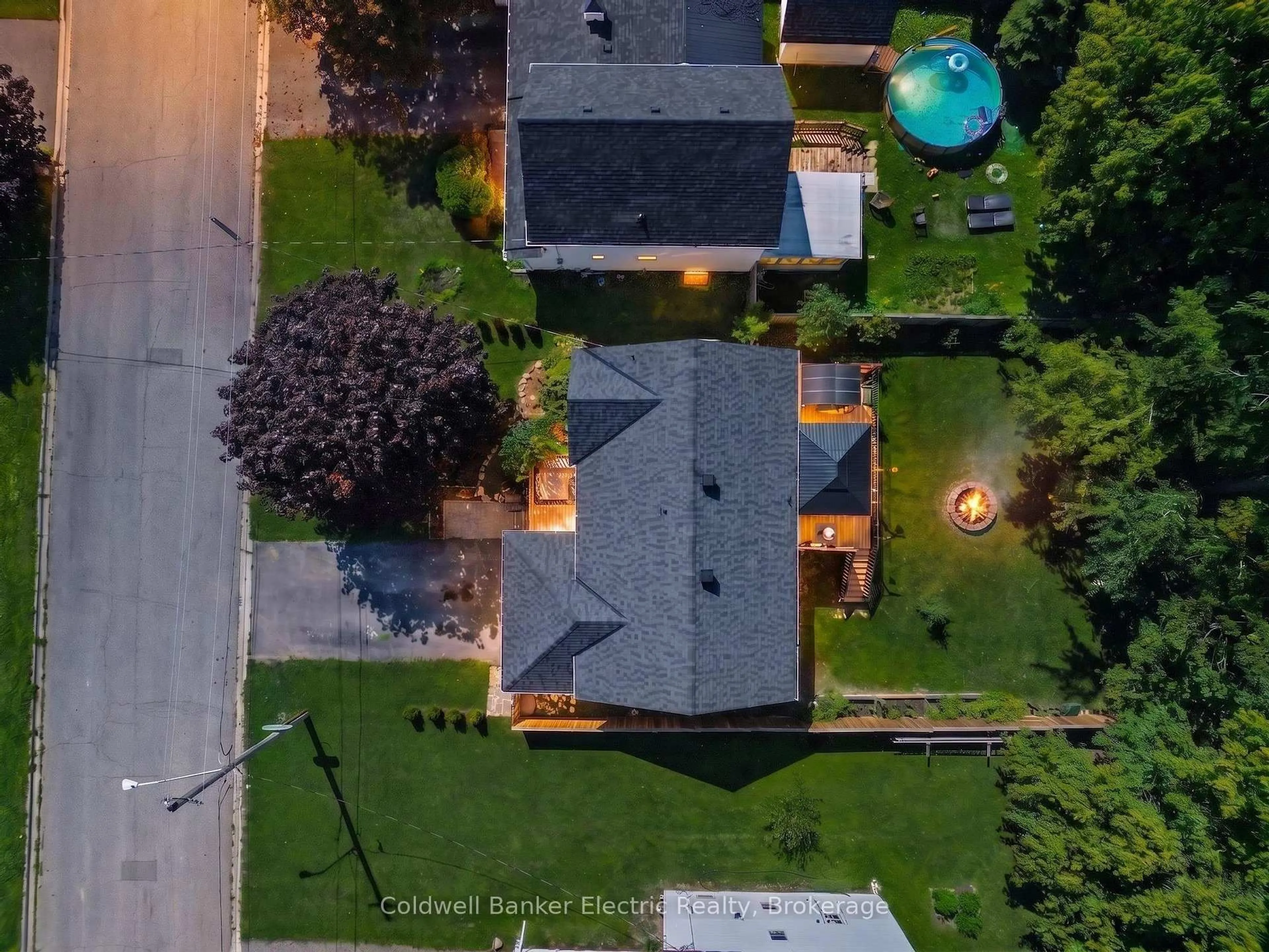 A pic from outside/outdoor area/front of a property/back of a property/a pic from drone, street for 3 Maple Ave, Asphodel-Norwood Ontario K0L 2V0