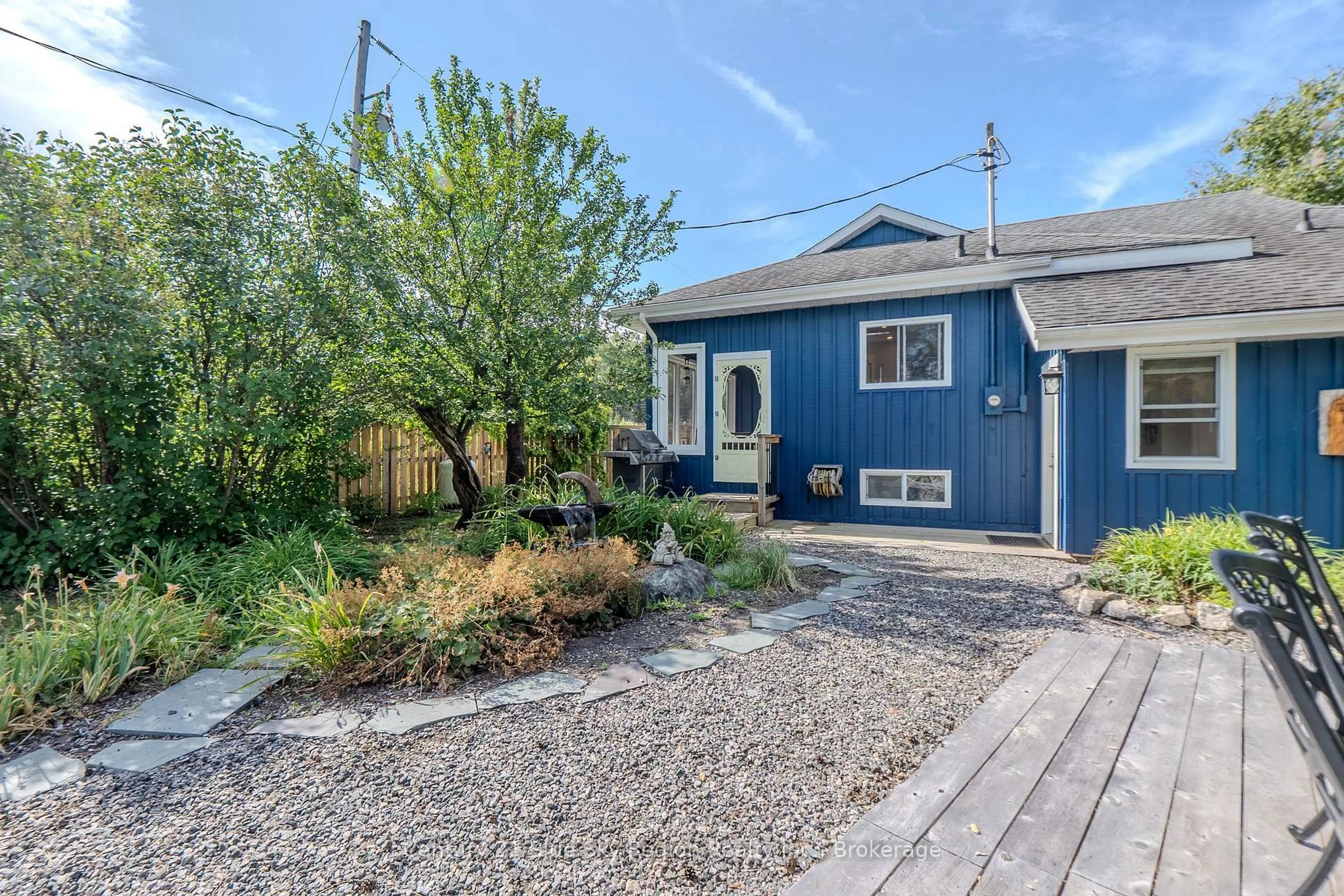 Unknown for 2574 Highway 17, East Ferris Ontario P0H 1K0