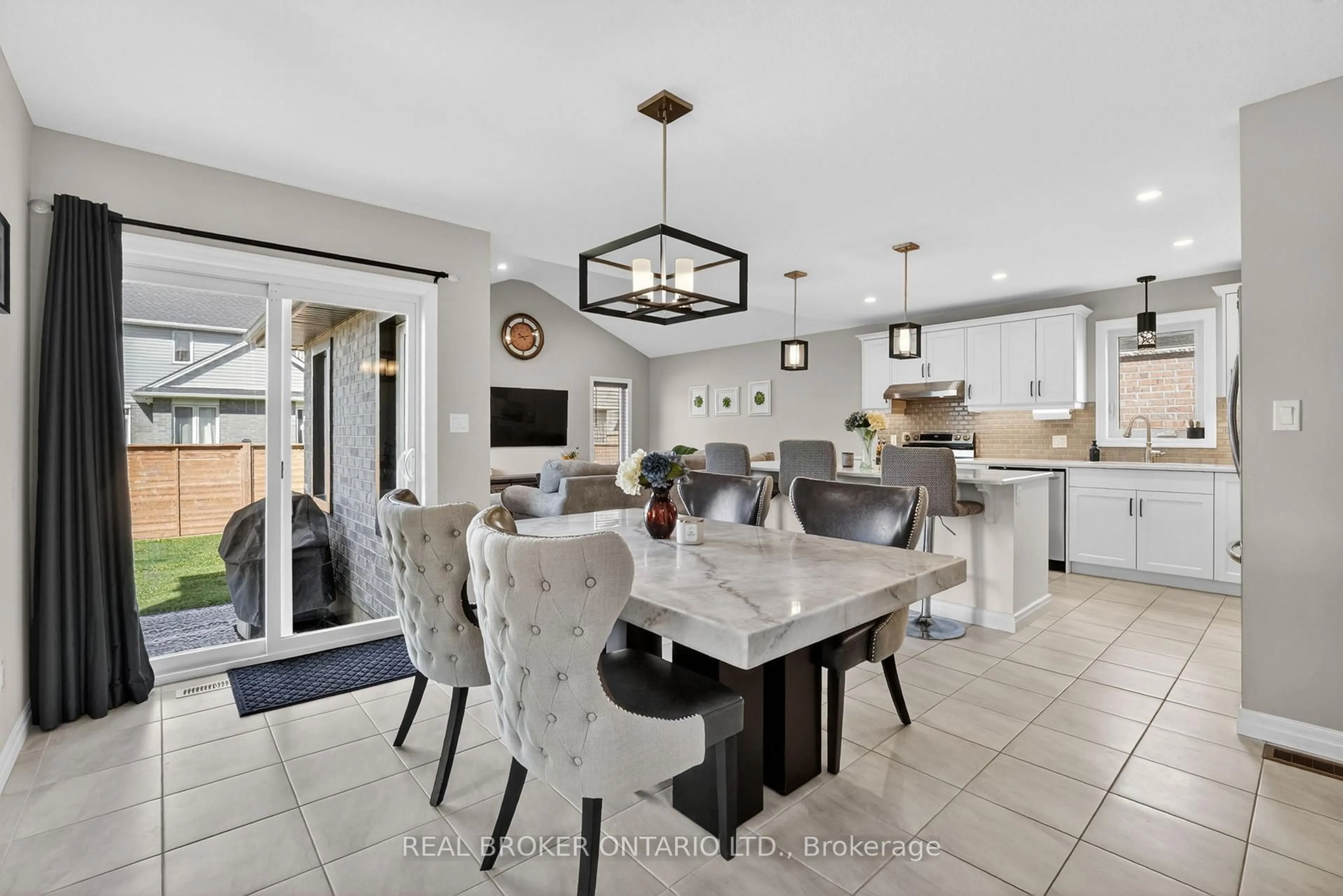 Open concept kitchen, ceramic/tile floor for 48 Curren Cres, Tillsonburg Ontario N4G 0J3