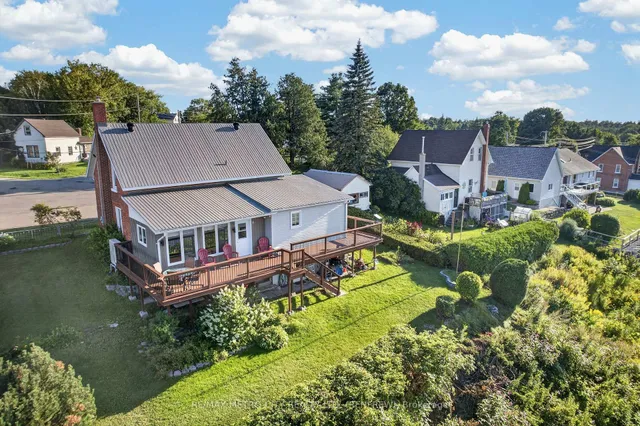 293 Queen St, Eganville 5
