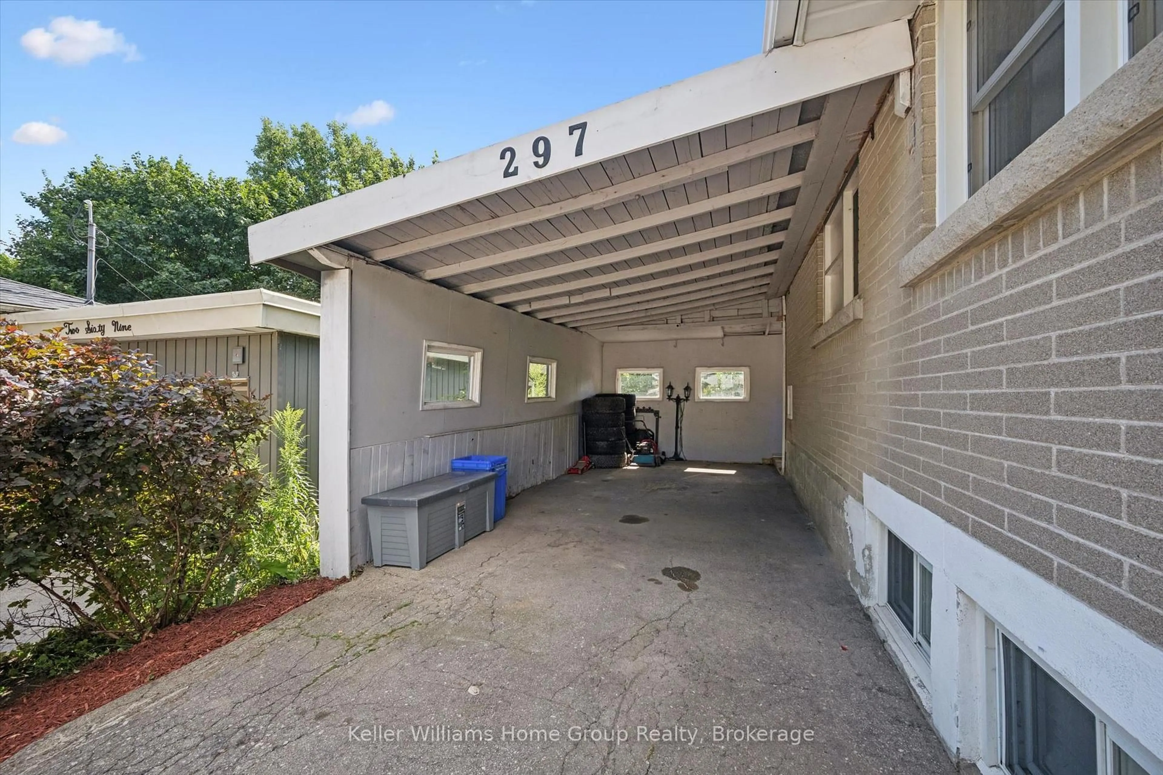 Indoor garage for 297 Herrick St, Centre Wellington Ontario N1M 2C9
