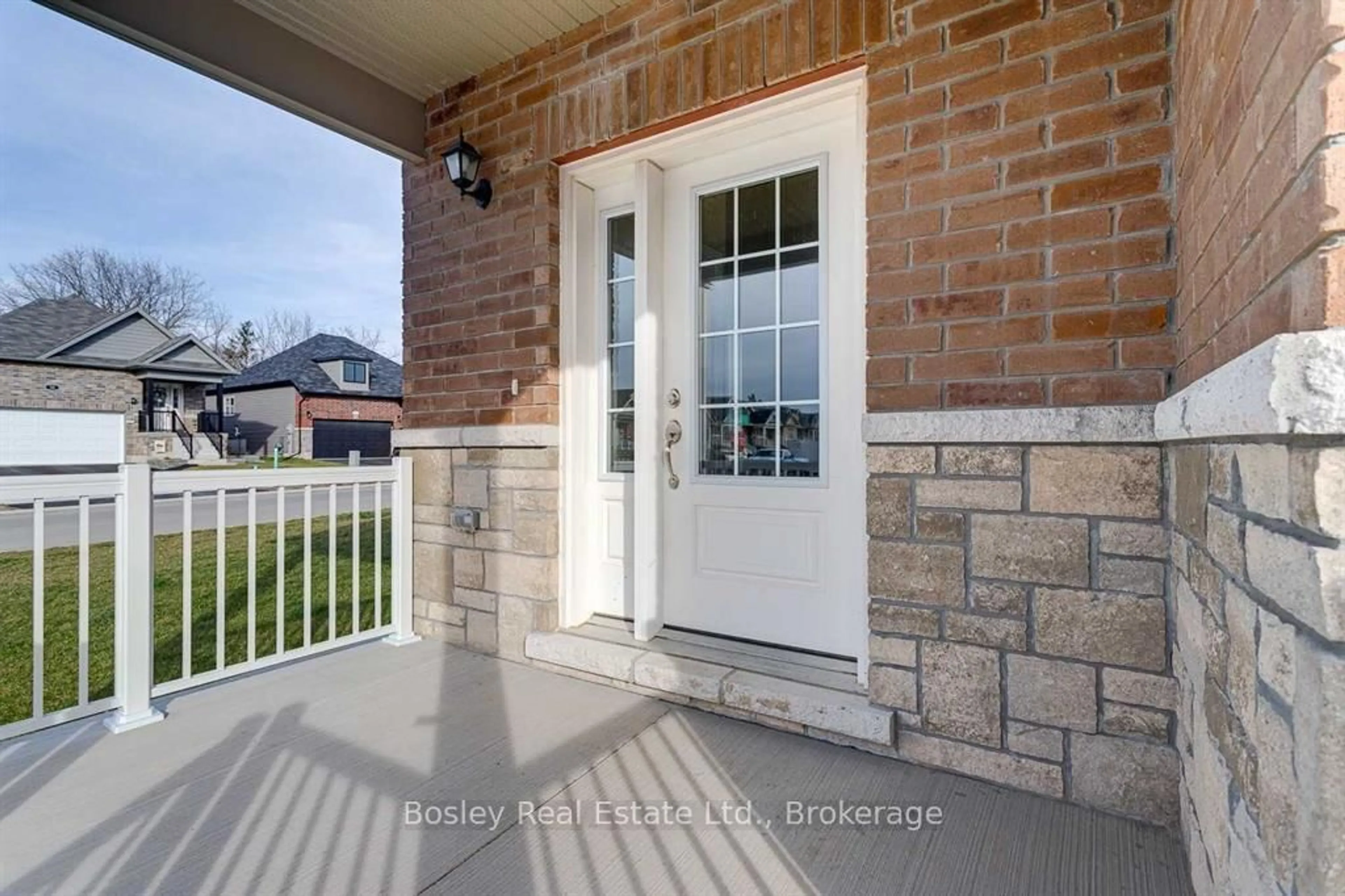 Indoor entryway for 21 Tolman St, Brighton Ontario K0K 1H0