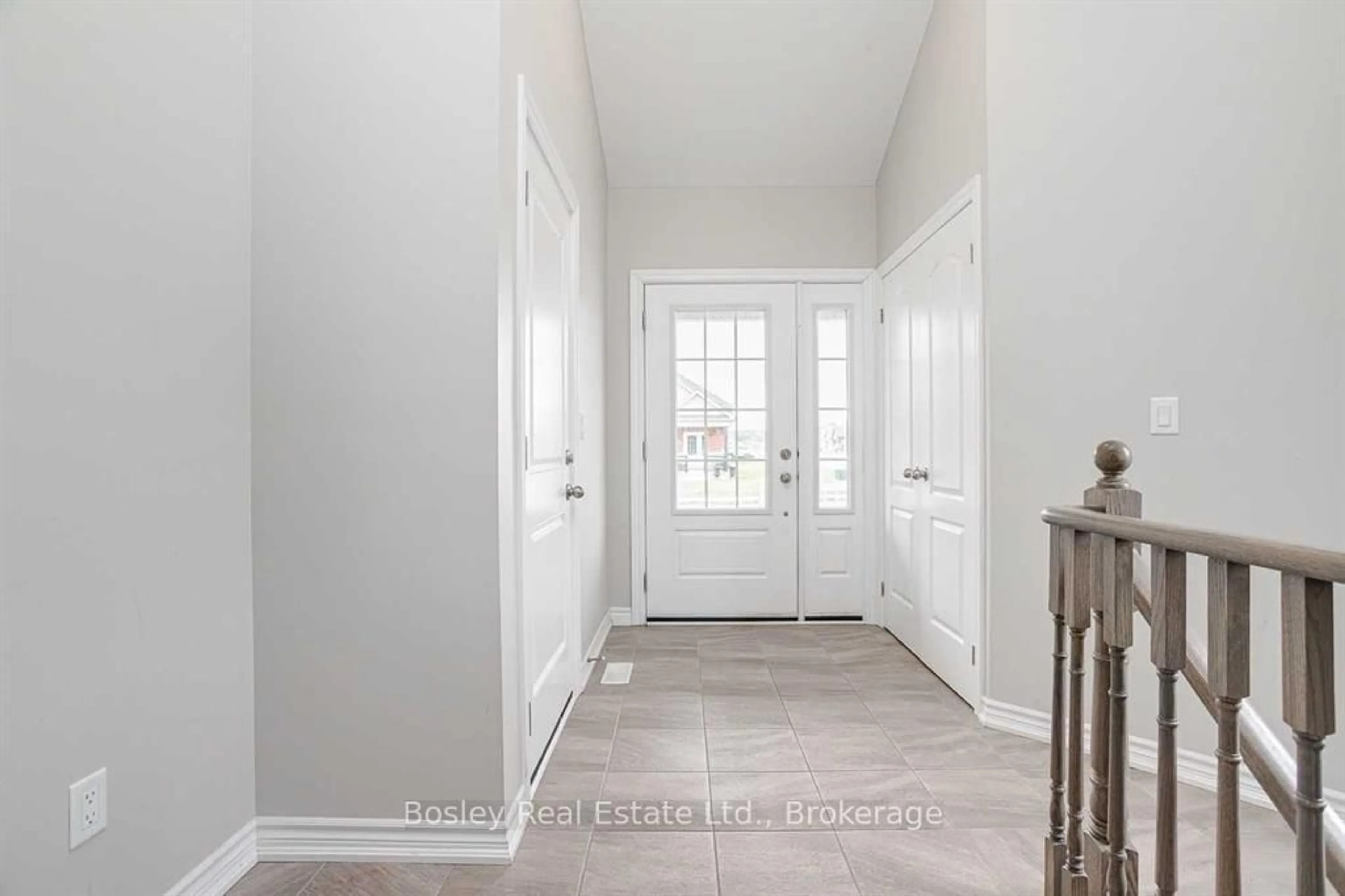 Indoor entryway for 21 Tolman St, Brighton Ontario K0K 1H0