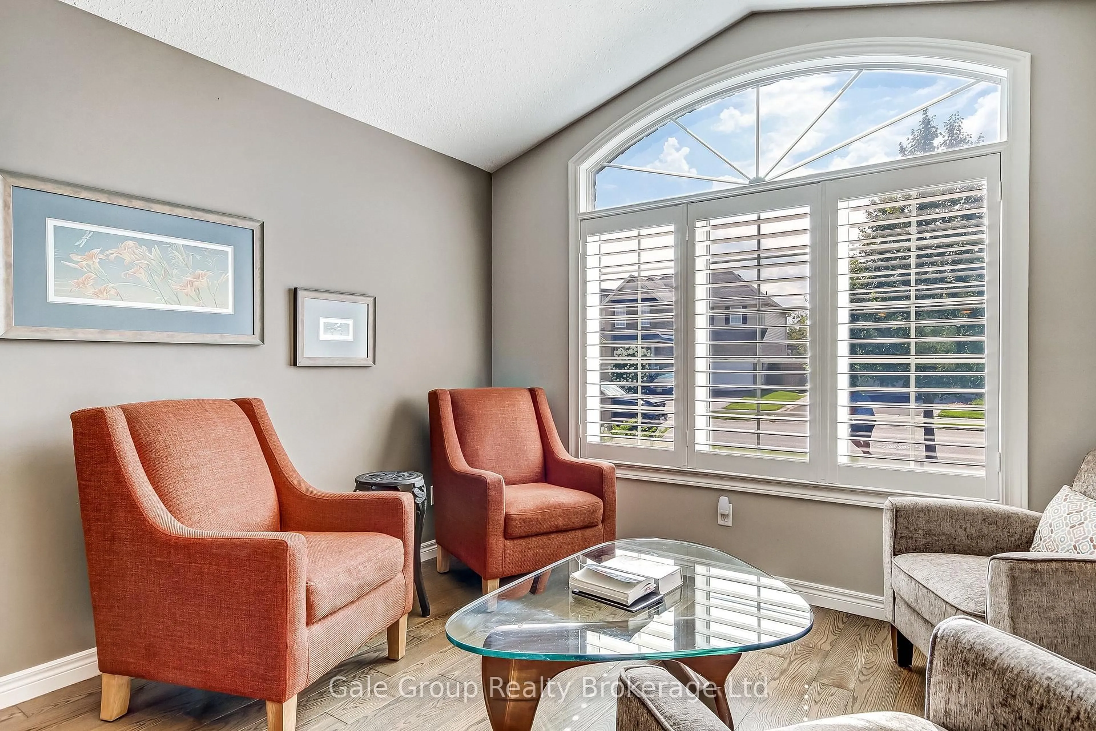 Living room with furniture, unknown for 402 Fairway Rd, Woodstock Ontario N4T 0E1