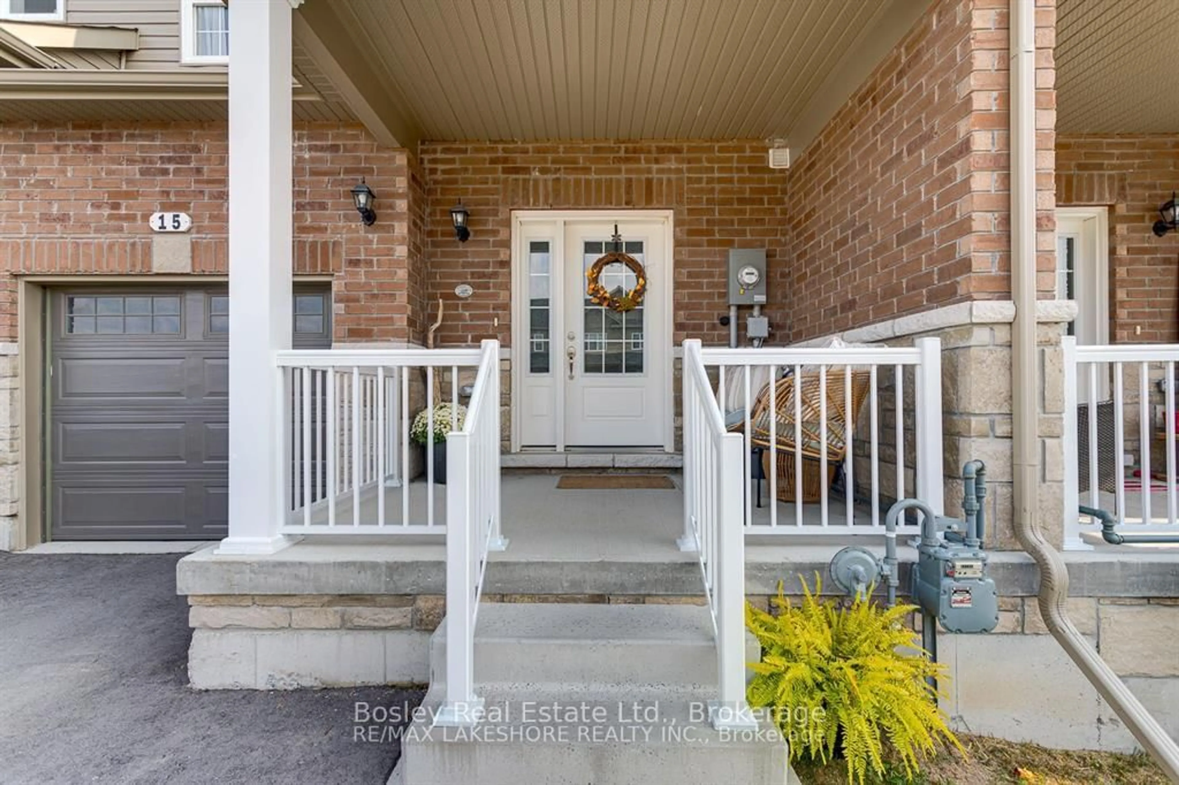 Indoor entryway for 15 Tolman St, Brighton Ontario K0K 1H0