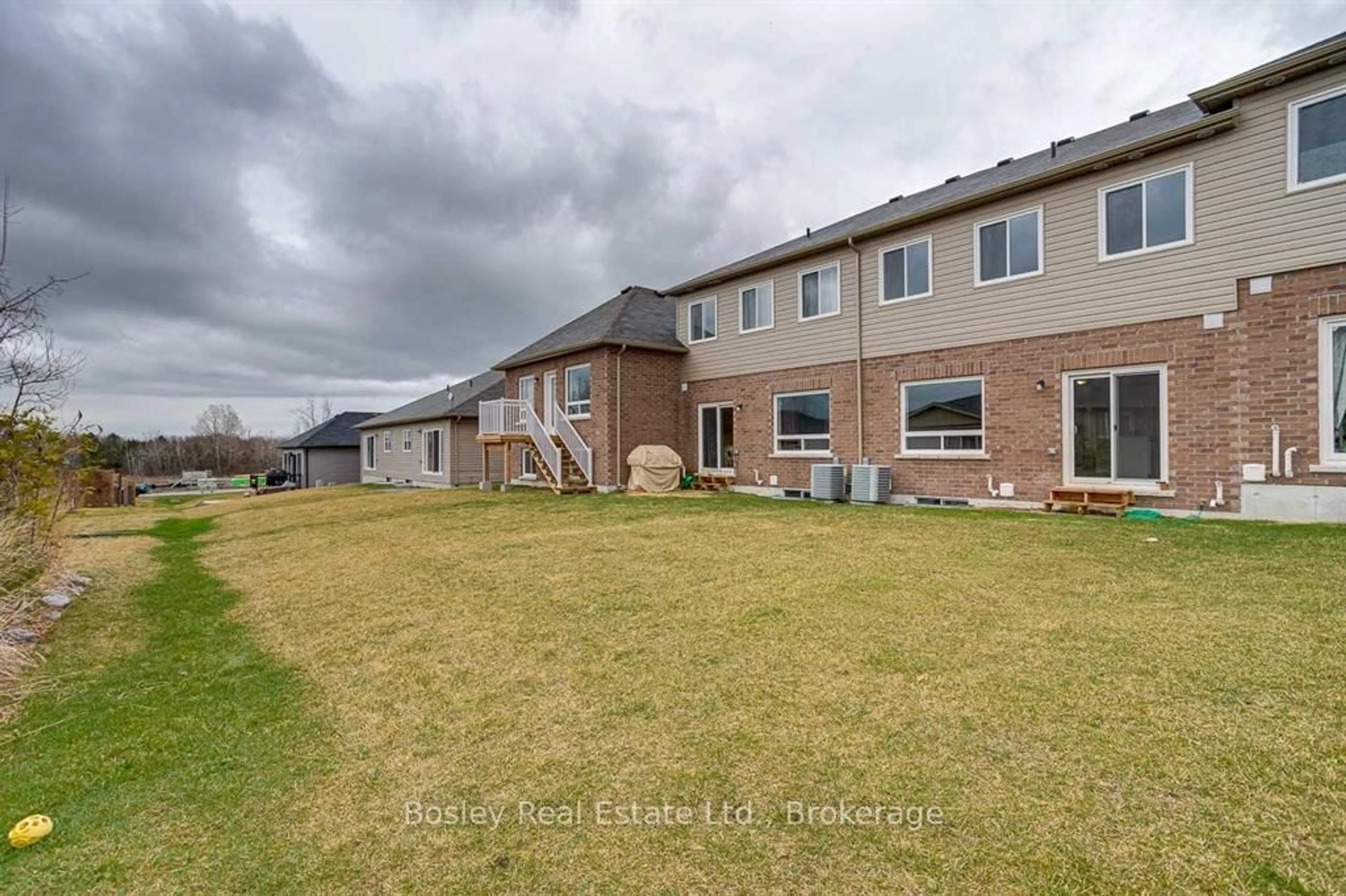 A pic from outside/outdoor area/front of a property/back of a property/a pic from drone, unknown for 15 Tolman St, Brighton Ontario K0K 1H0