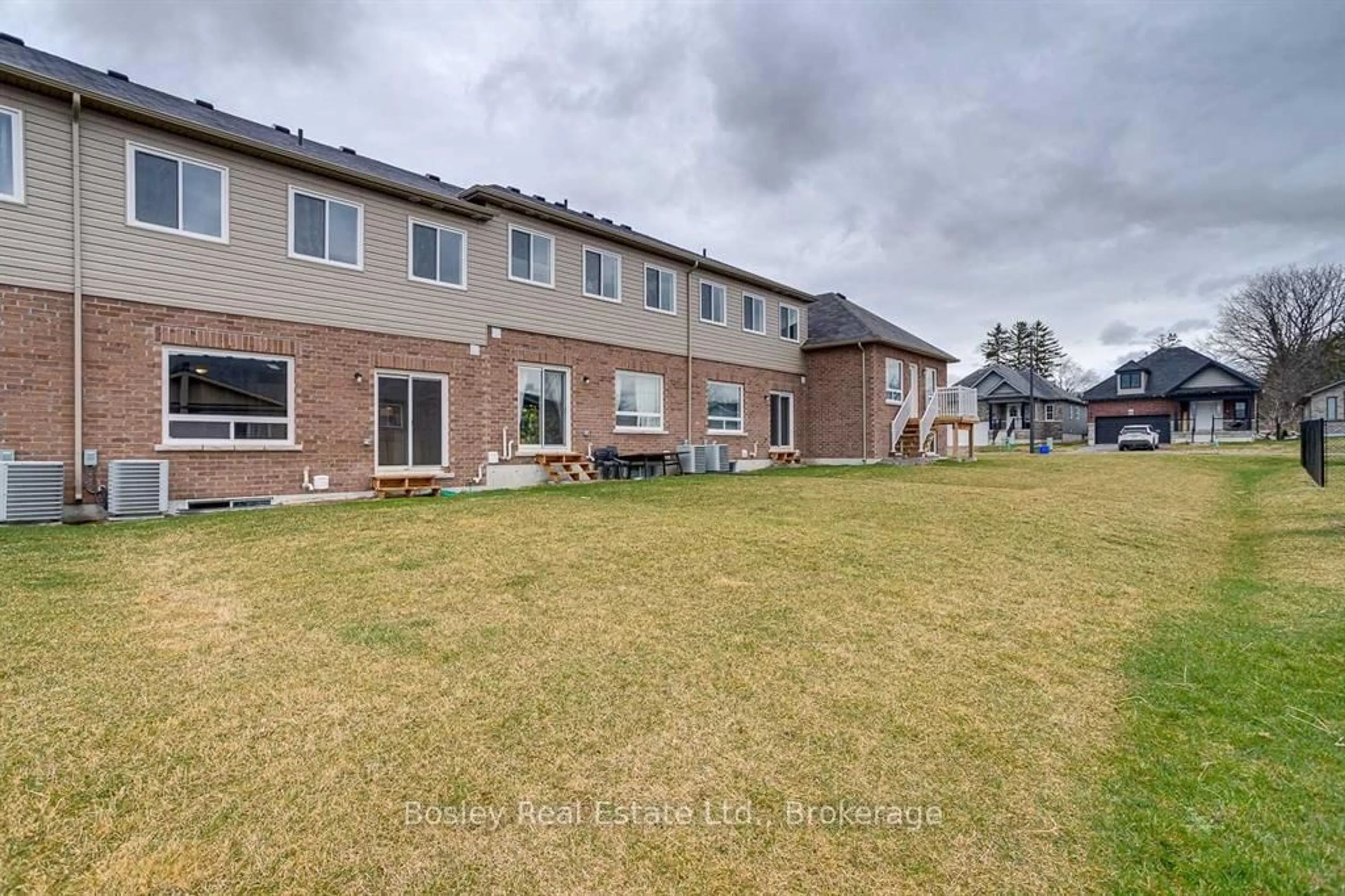 A pic from outside/outdoor area/front of a property/back of a property/a pic from drone, unknown for 15 Tolman St, Brighton Ontario K0K 1H0