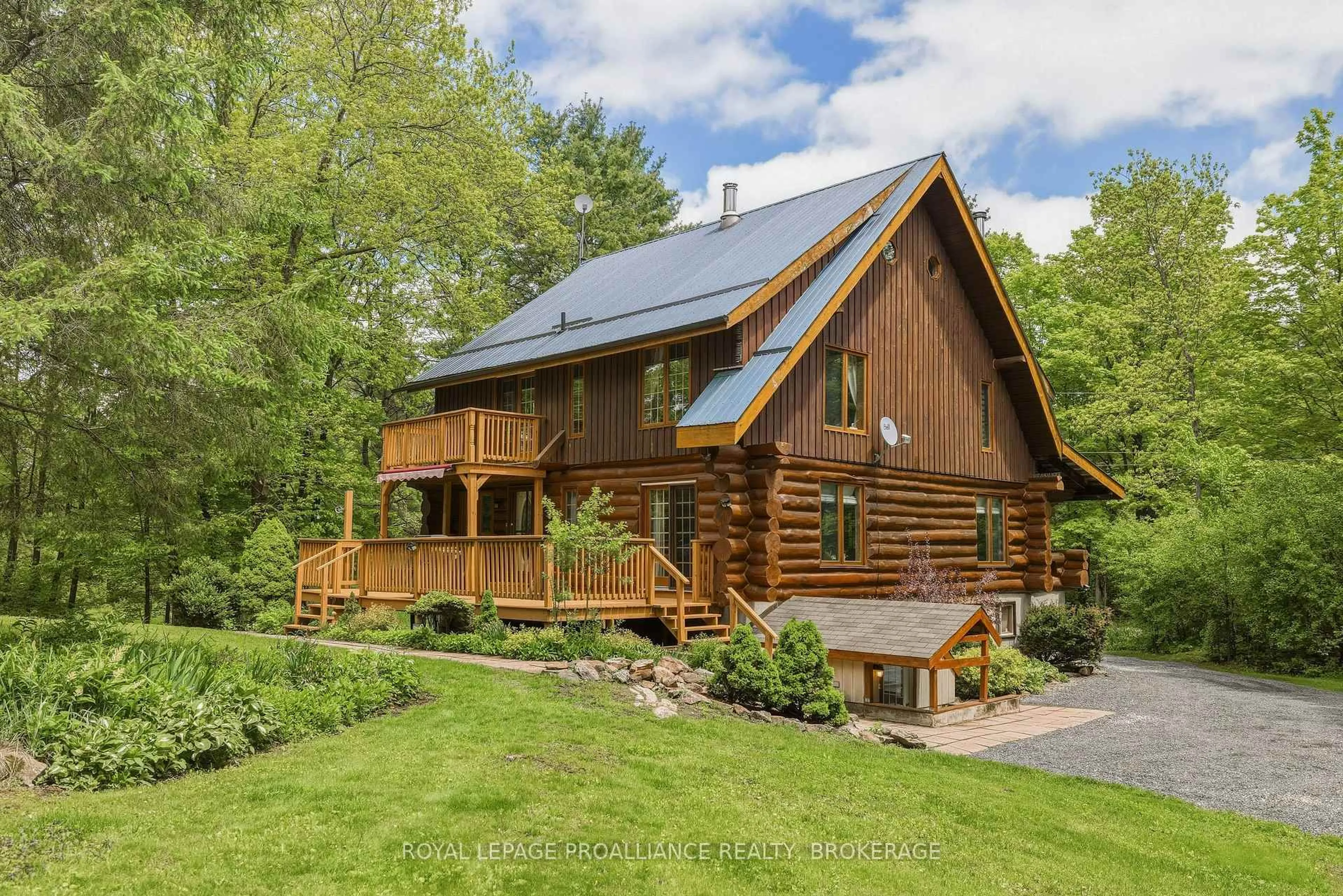 Home with vinyl exterior material, unknown for 156 Darlingside Dr, Front of Leeds & Seeleys Bay Ontario K0E 1L0