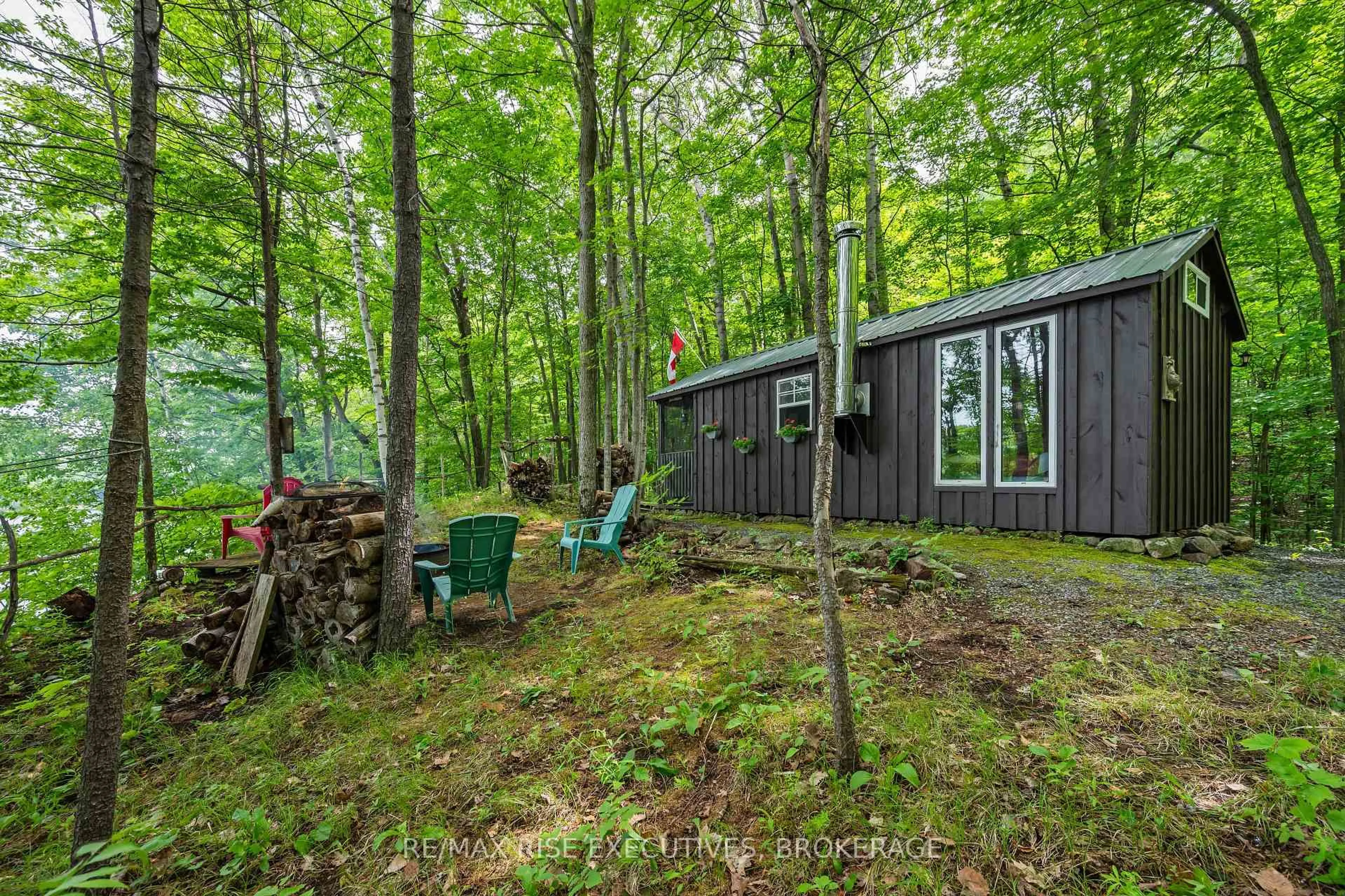 Shed for 2120 Charlie Green Rd, Perth Road Ontario K0H 2L0