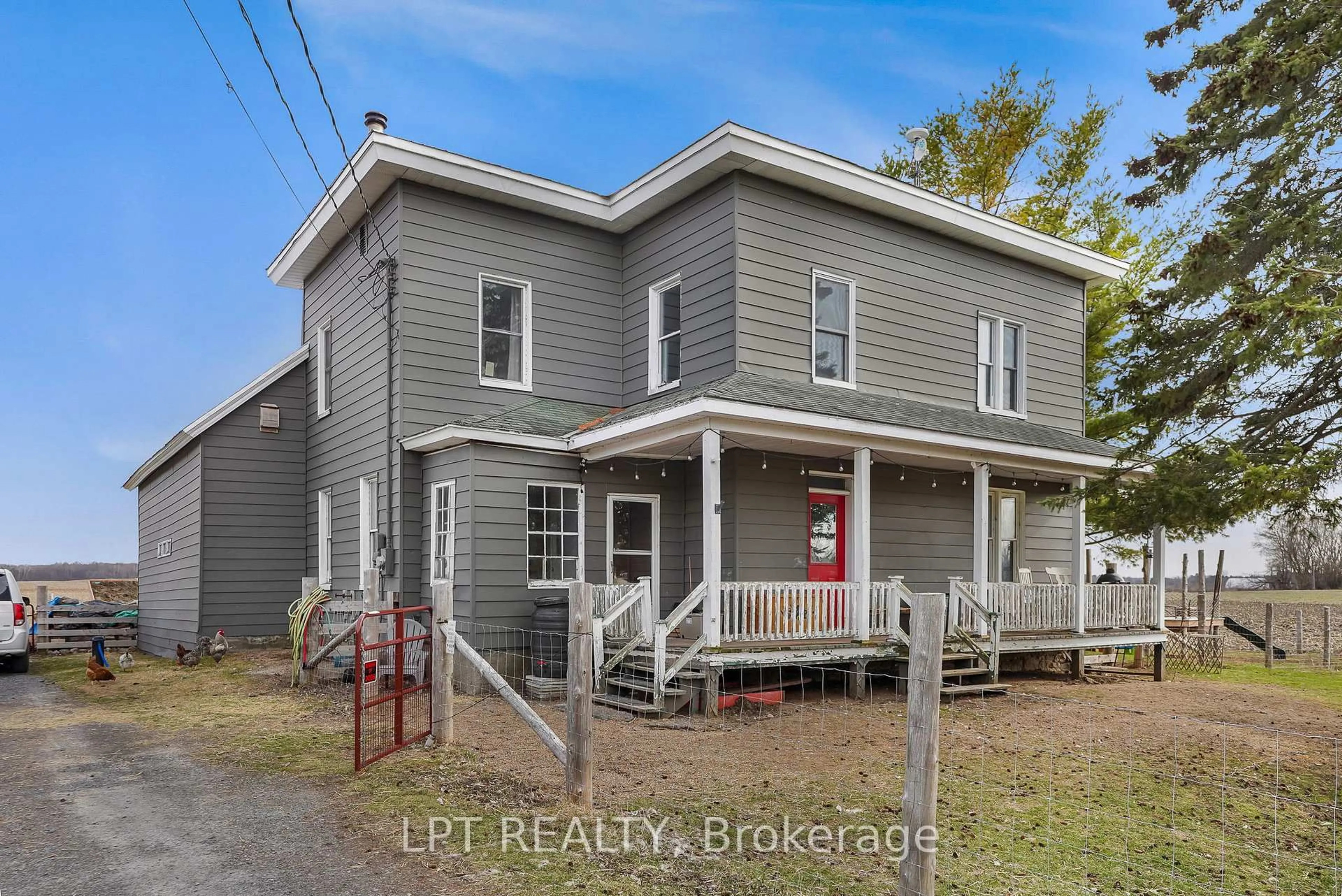A pic from outside/outdoor area/front of a property/back of a property/a pic from drone, street for 21630 Laggan-Glenelg Rd, North Glengarry Ontario K0B 1E0