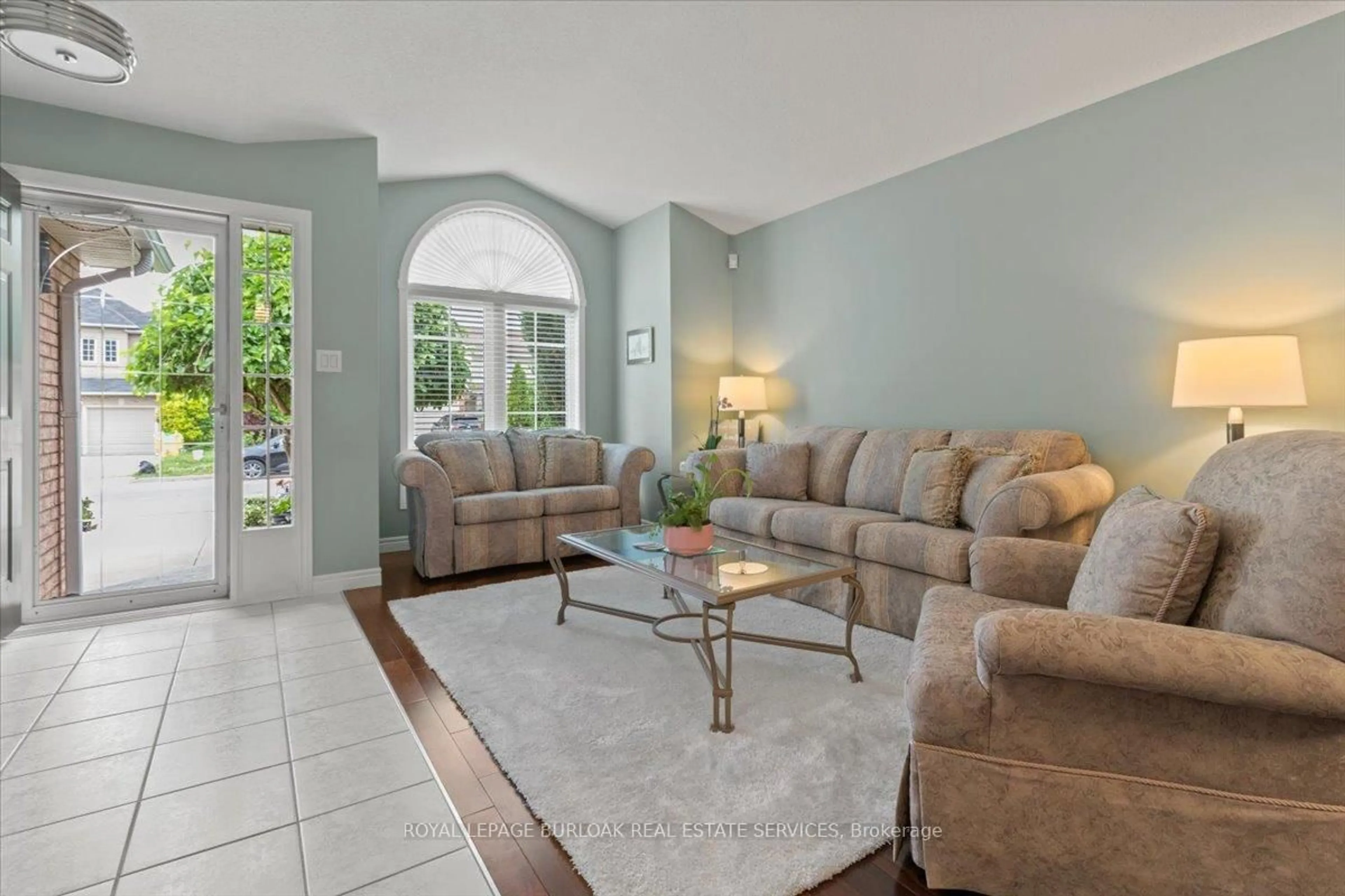 Living room with furniture, ceramic/tile floor for 40 Bridgette Dr, Hamilton Ontario L9A 5J8