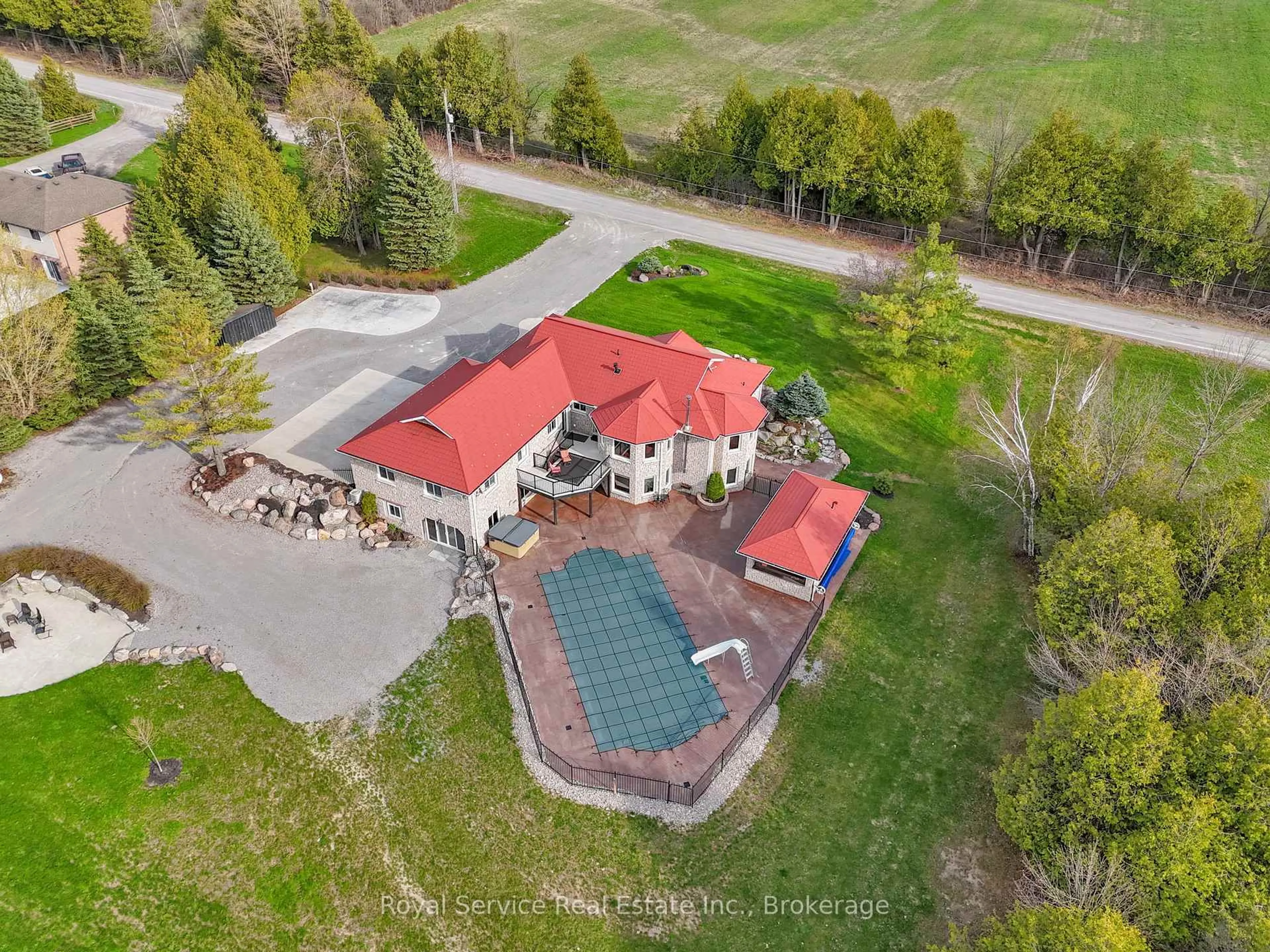 A pic from outside/outdoor area/front of a property/back of a property/a pic from drone, unknown for 310 Viner Line, Selwyn Ontario K0L 1T0
