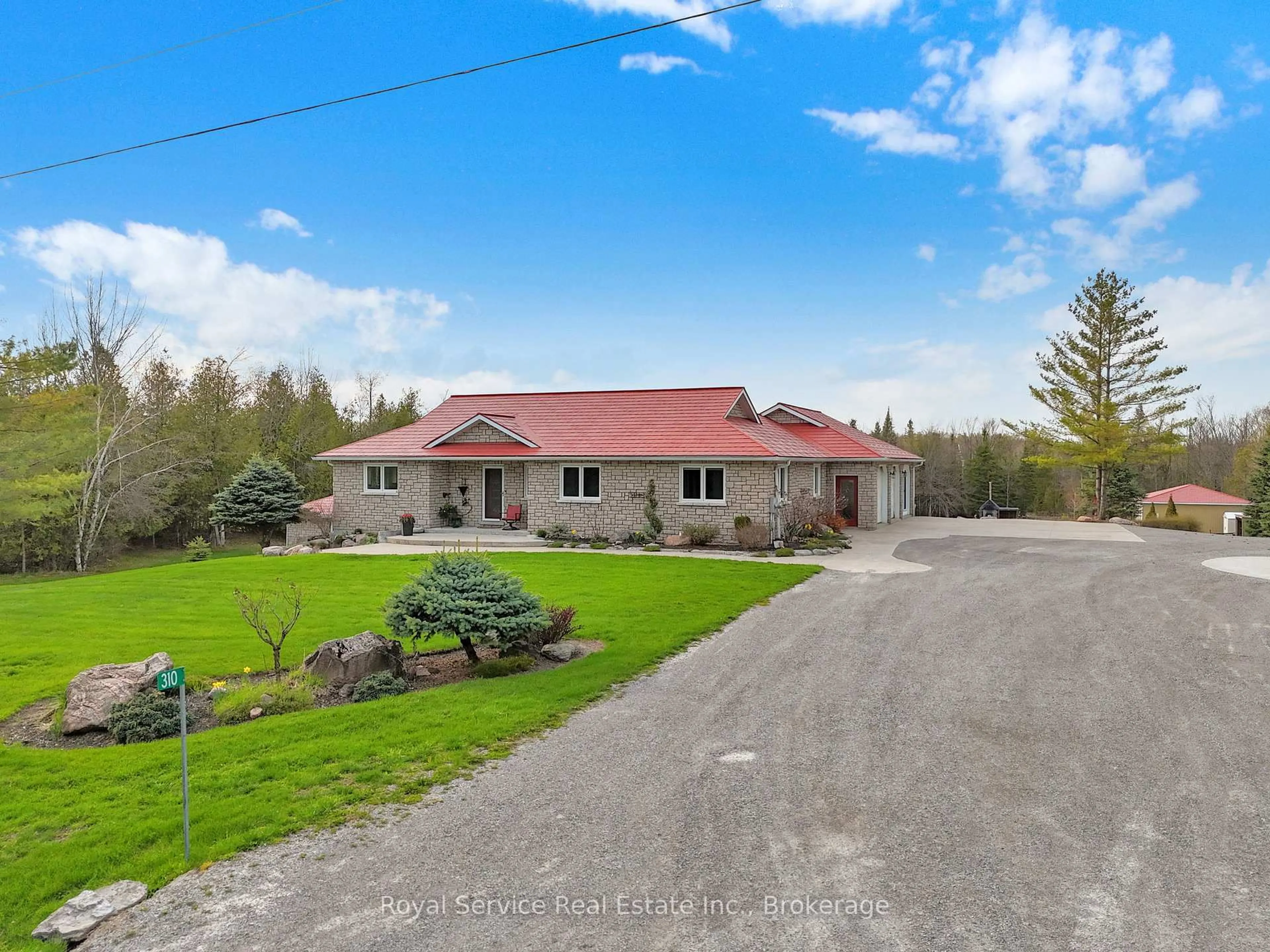 A pic from outside/outdoor area/front of a property/back of a property/a pic from drone, street for 310 Viner Line, Selwyn Ontario K0L 1T0