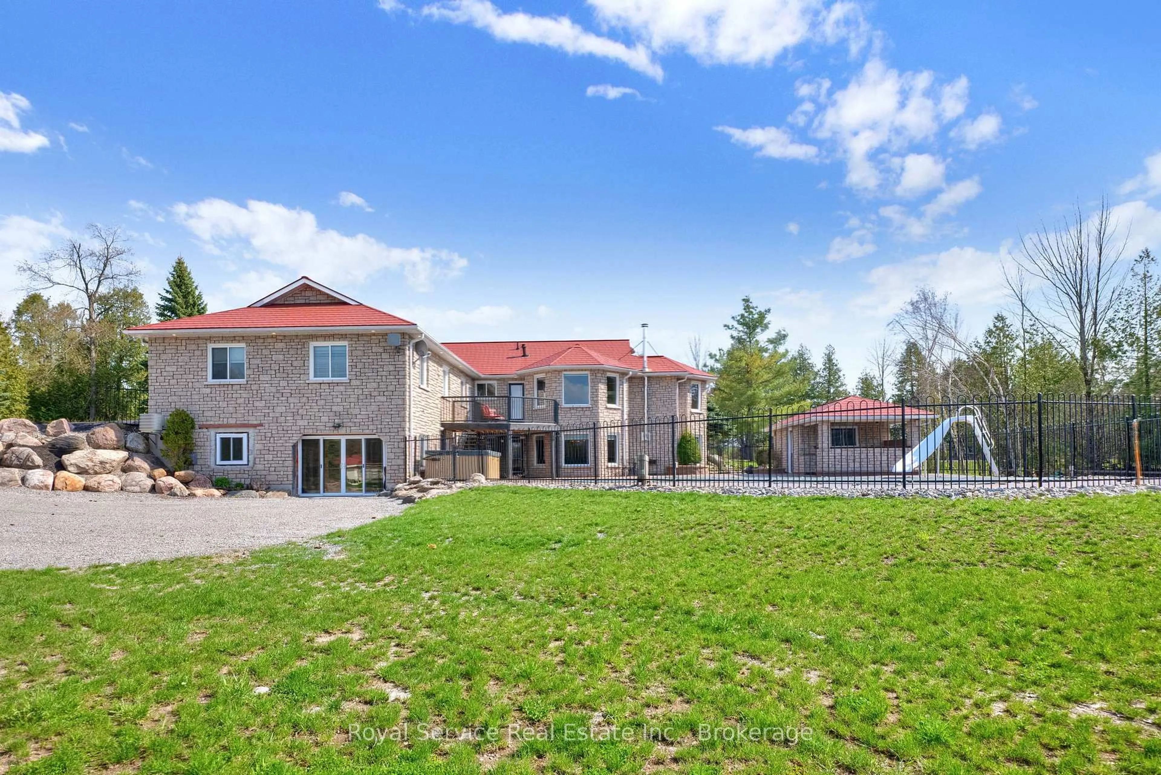 A pic from outside/outdoor area/front of a property/back of a property/a pic from drone, unknown for 310 Viner Line, Selwyn Ontario K0L 1T0