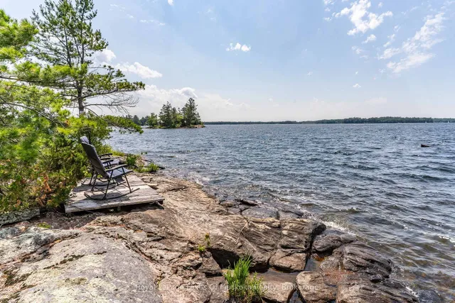 1 Island 2SL Island, Gravenhurst 4